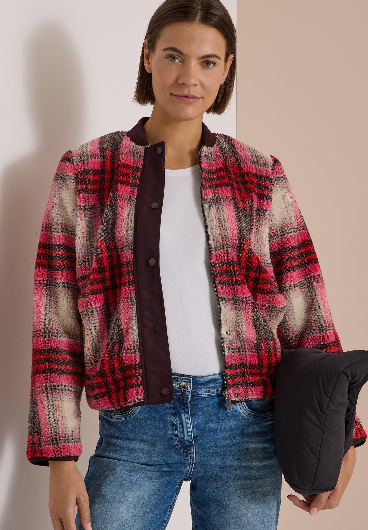 CECIL - Teddy-Blouson mit Softshelldetails - Farbe: berry red