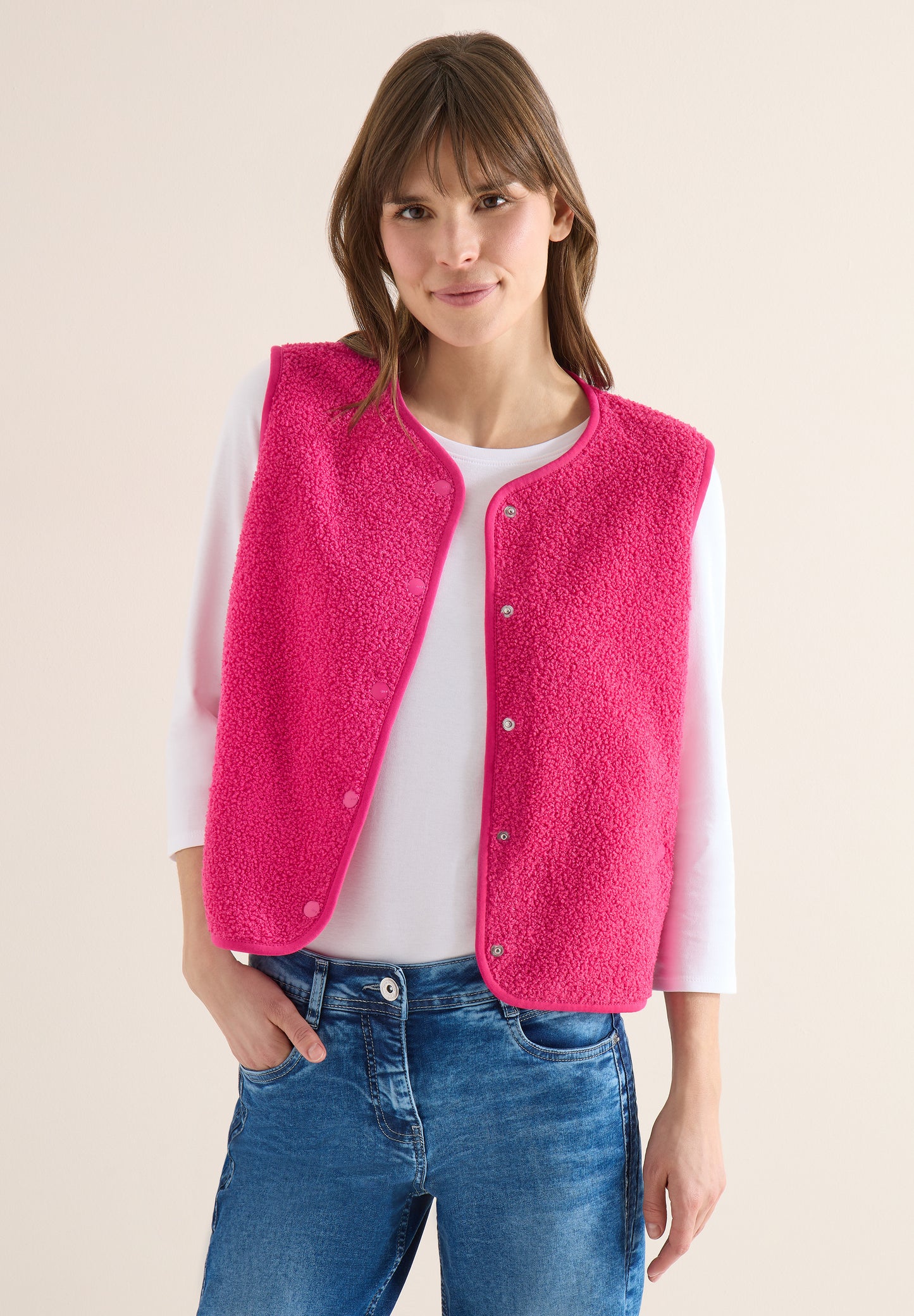 CECIL - Weste aus Teddy-Material mit Rundhals - Farbe: beetroot pink