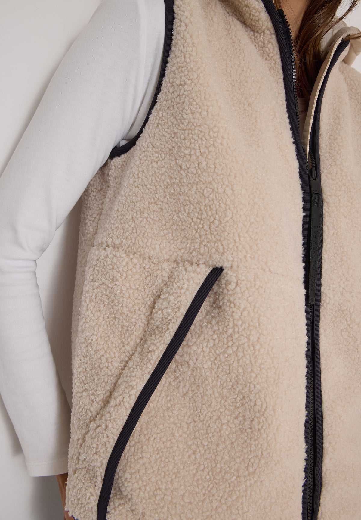 CECIL - Teddy-Weste mit abnehmbarer Kapuze - Farbe: teddy vanilla white
