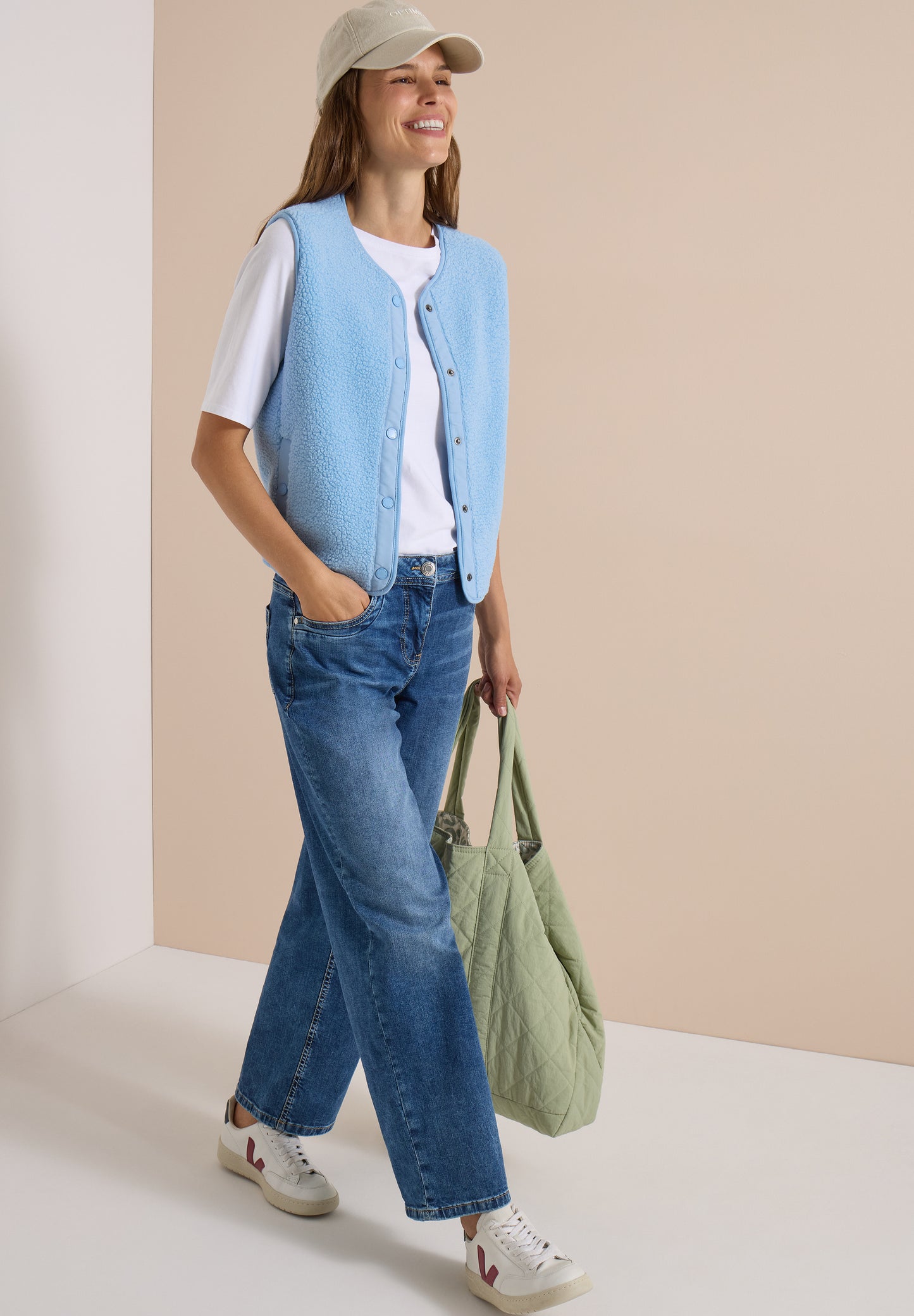 CECIL - Teddy-Weste mit Softshelldetails - Farbe: Hellblau