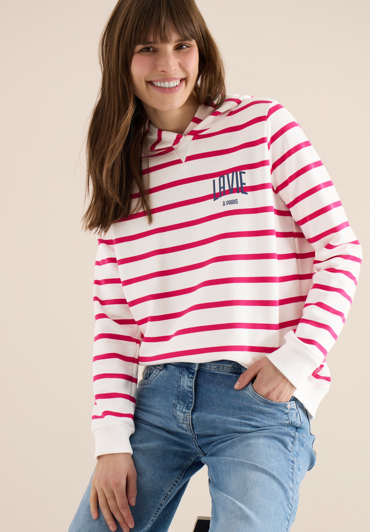 CECIL - Sweatshirt mit Kapuze und Chestprint - Farbe: beetroot pink