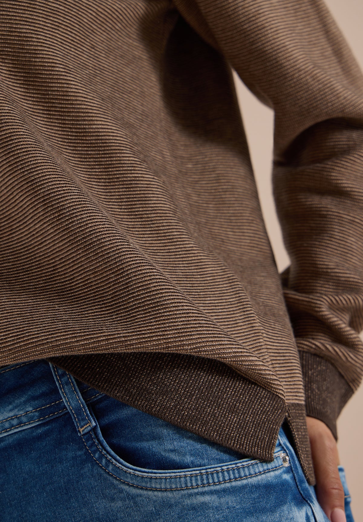 CECIL - Pullover im Two-Tone-Look mit V-Neck - Farbe: truffle brown