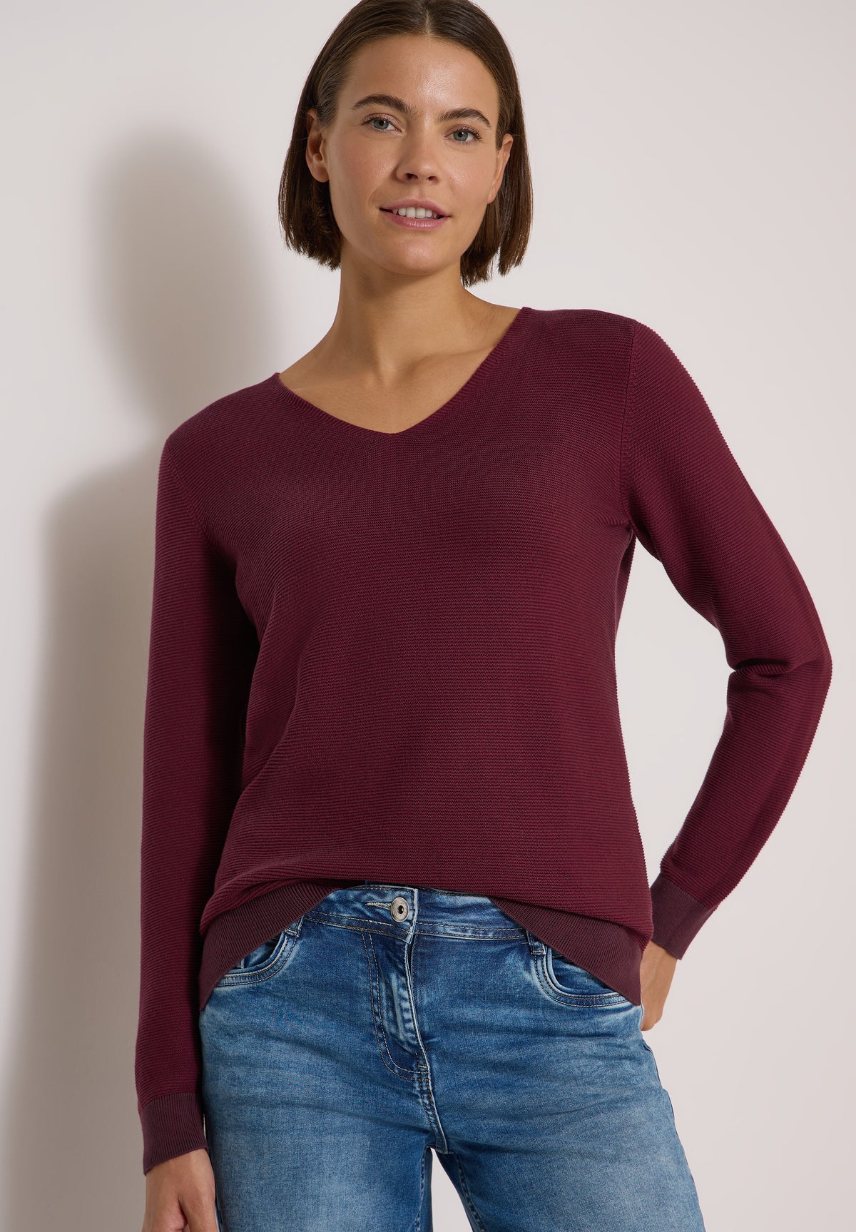 CECIL - Pullover im Two-Tone-Look mit V-Neck - Farbe: berry red