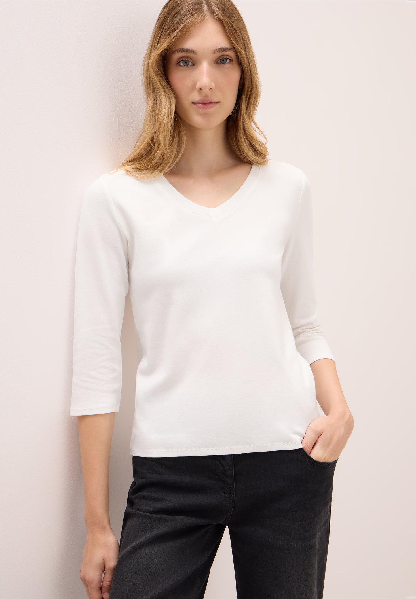 CECIL Basic V-Neck Shirt - Farbe: vanilla white