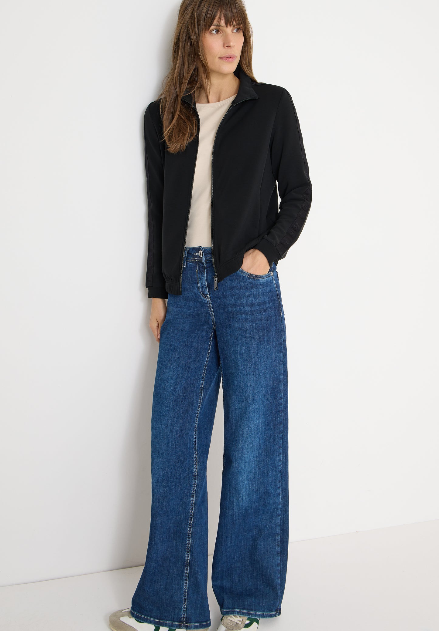 CECIL Softe Jacke mit Tapedetail - Farbe: Black