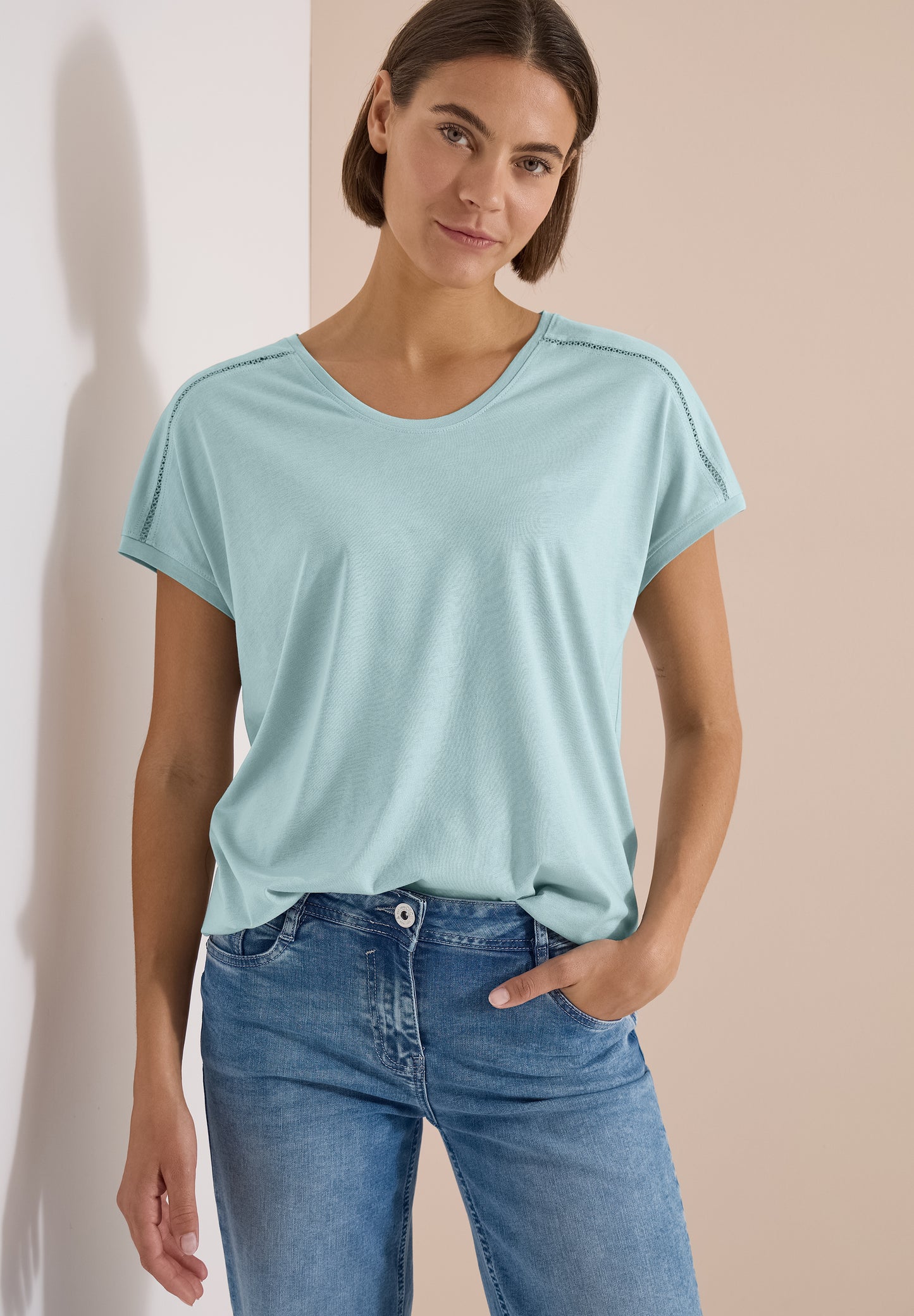 CECIL - T-Shirt mit V-Neck und Spitzendetail - Farbe: crystal mint