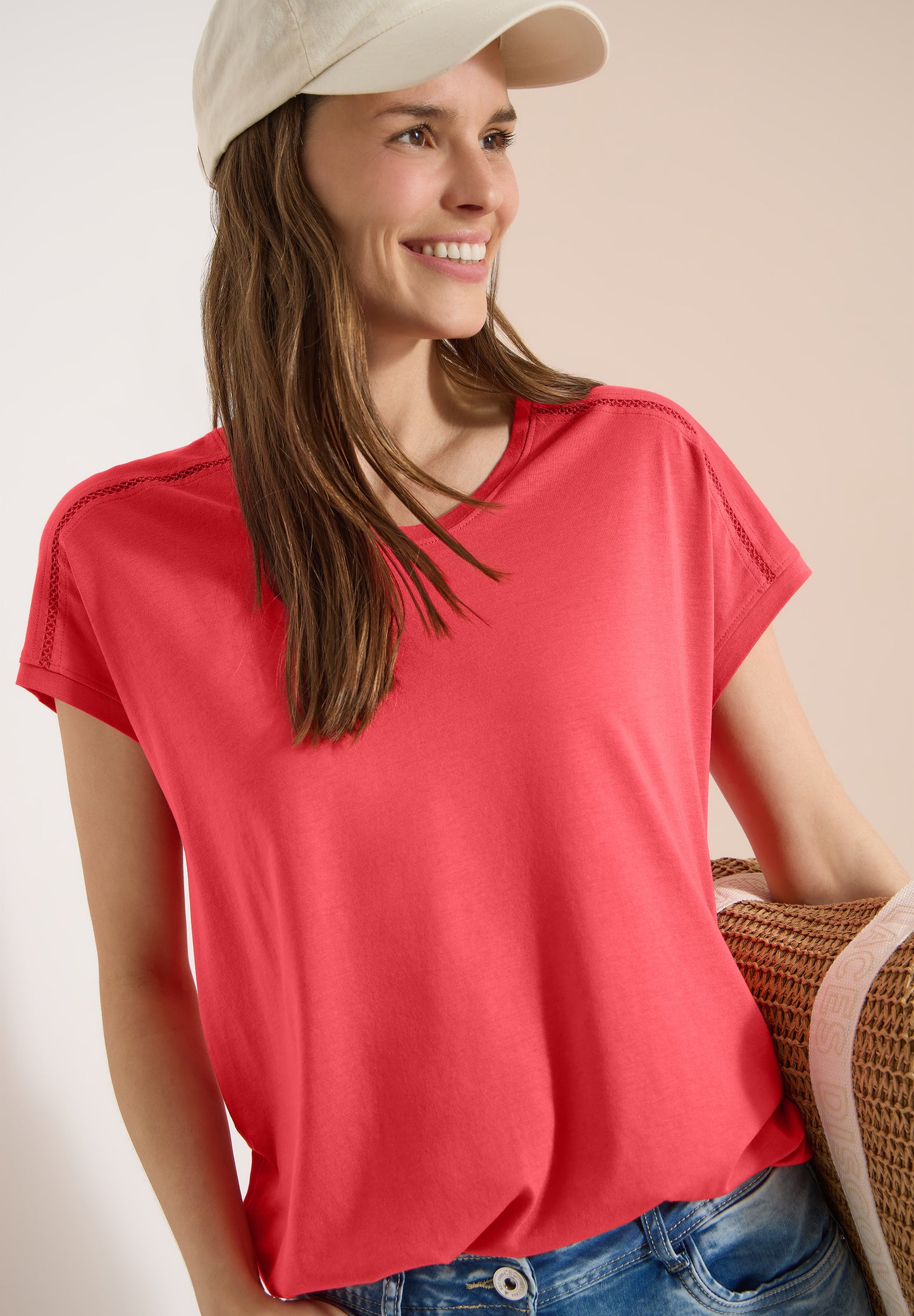 CECIL - T-Shirt mit V-Neck und Spitzendetail - Farbe: coral