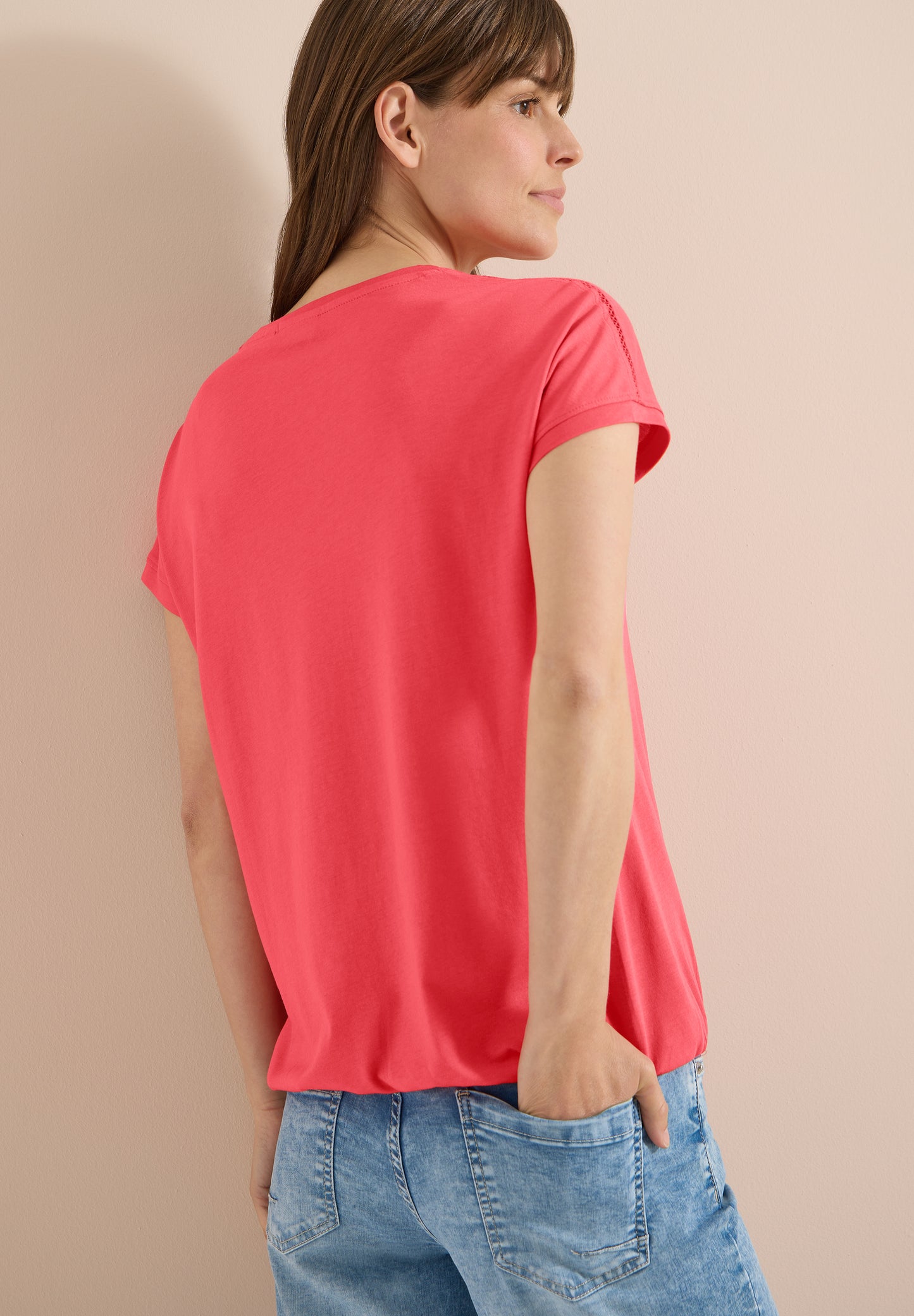 CECIL - T-Shirt mit V-Neck und Spitzendetail - Farbe: coral