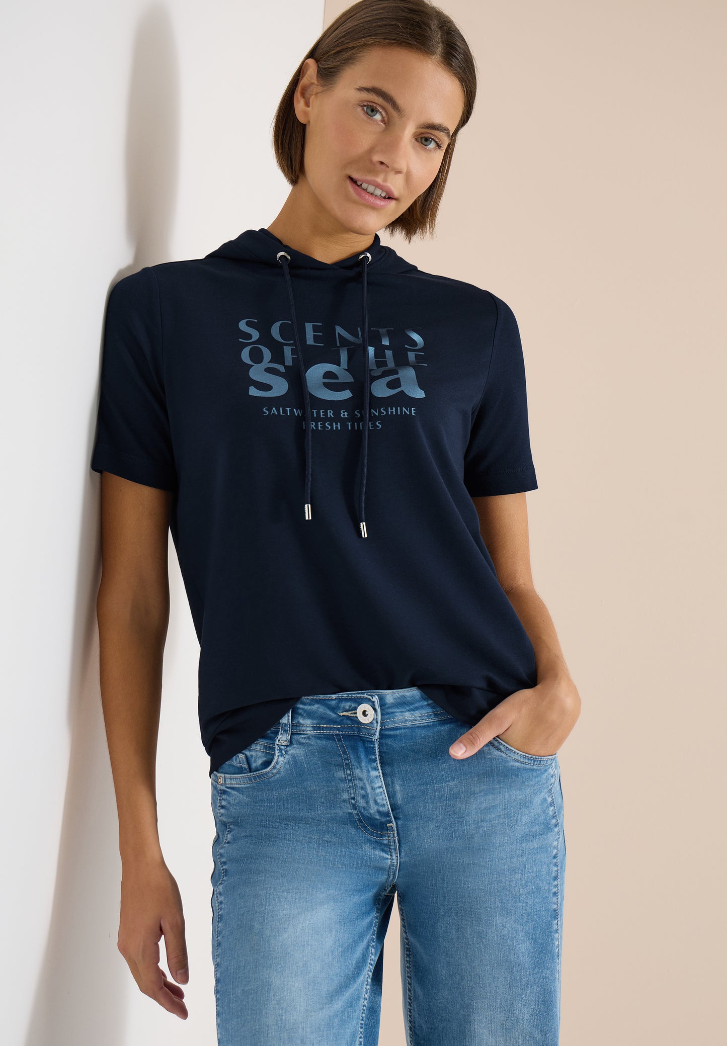 CECIL - Kurzarm Shirt mit Kapuze und Wording - Farbe: universal blue