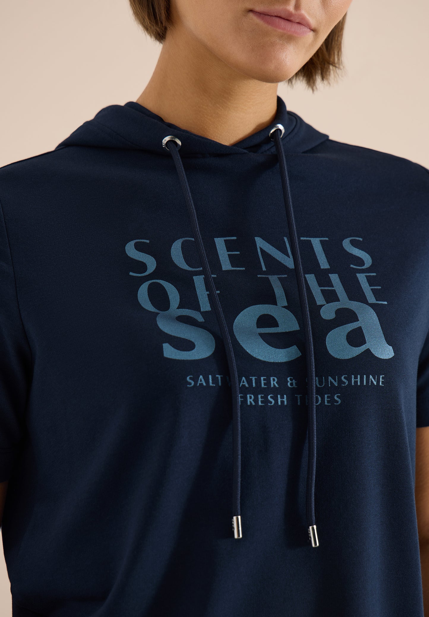 CECIL - Kurzarm Shirt mit Kapuze und Wording - Farbe: universal blue