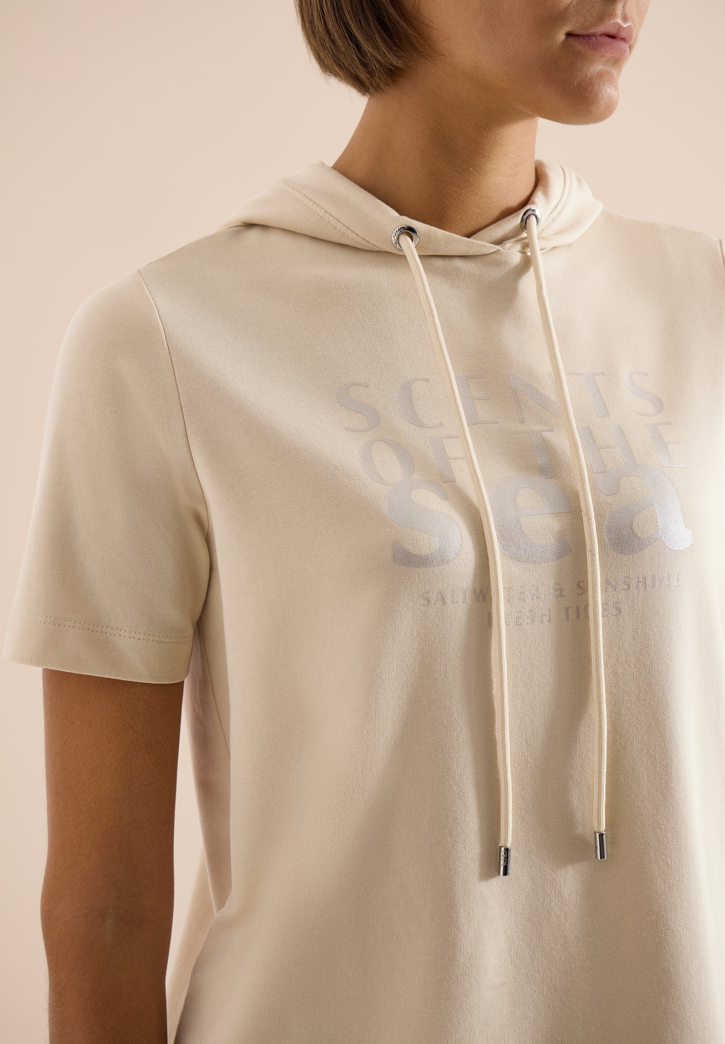 CECIL - Kurzarm Shirt mit Kapuze und Wording - Farbe: pearl beige