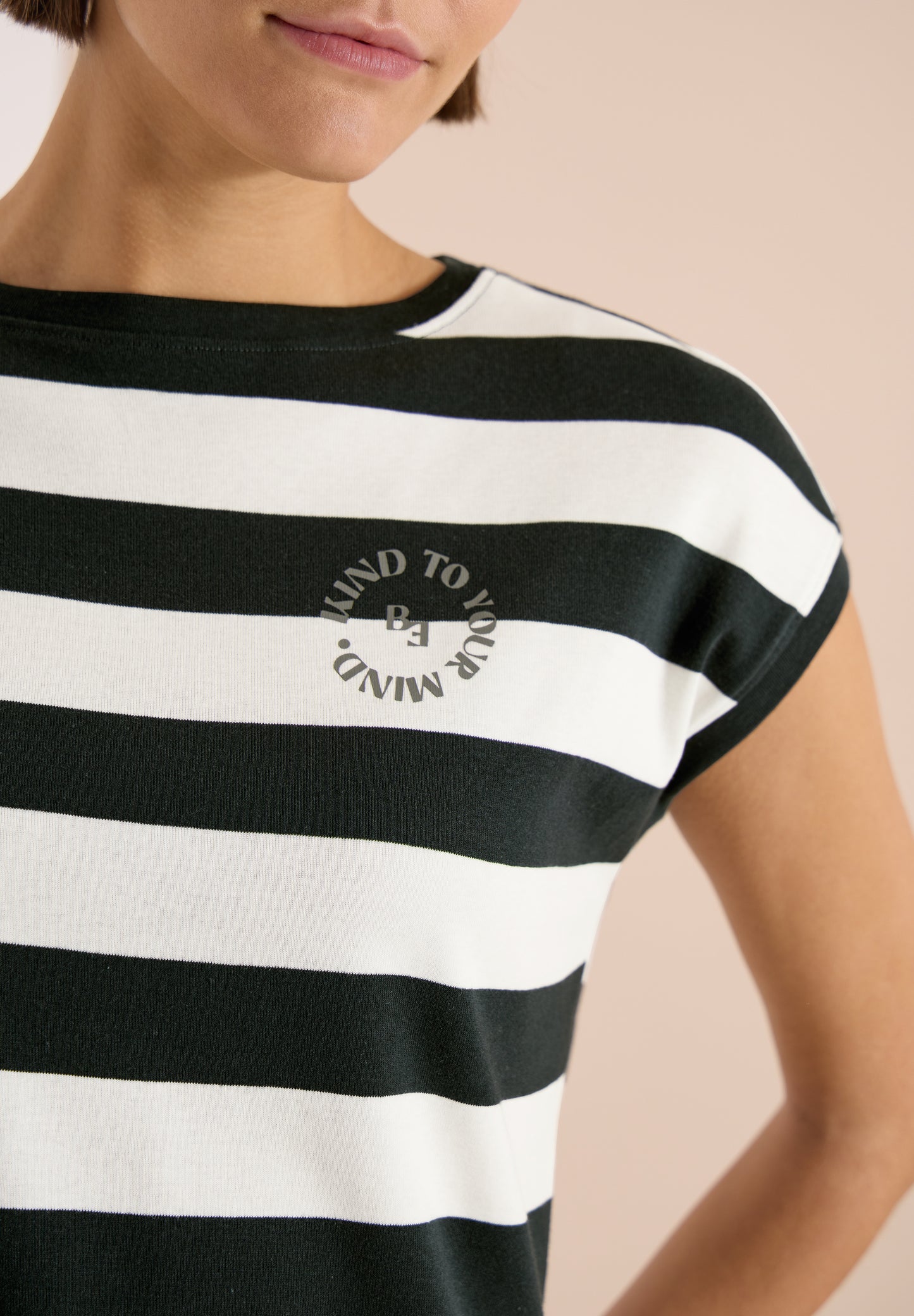 CECIL - T-Shirt mit Streifen und Printdetail - Farbe: palm breeze green
