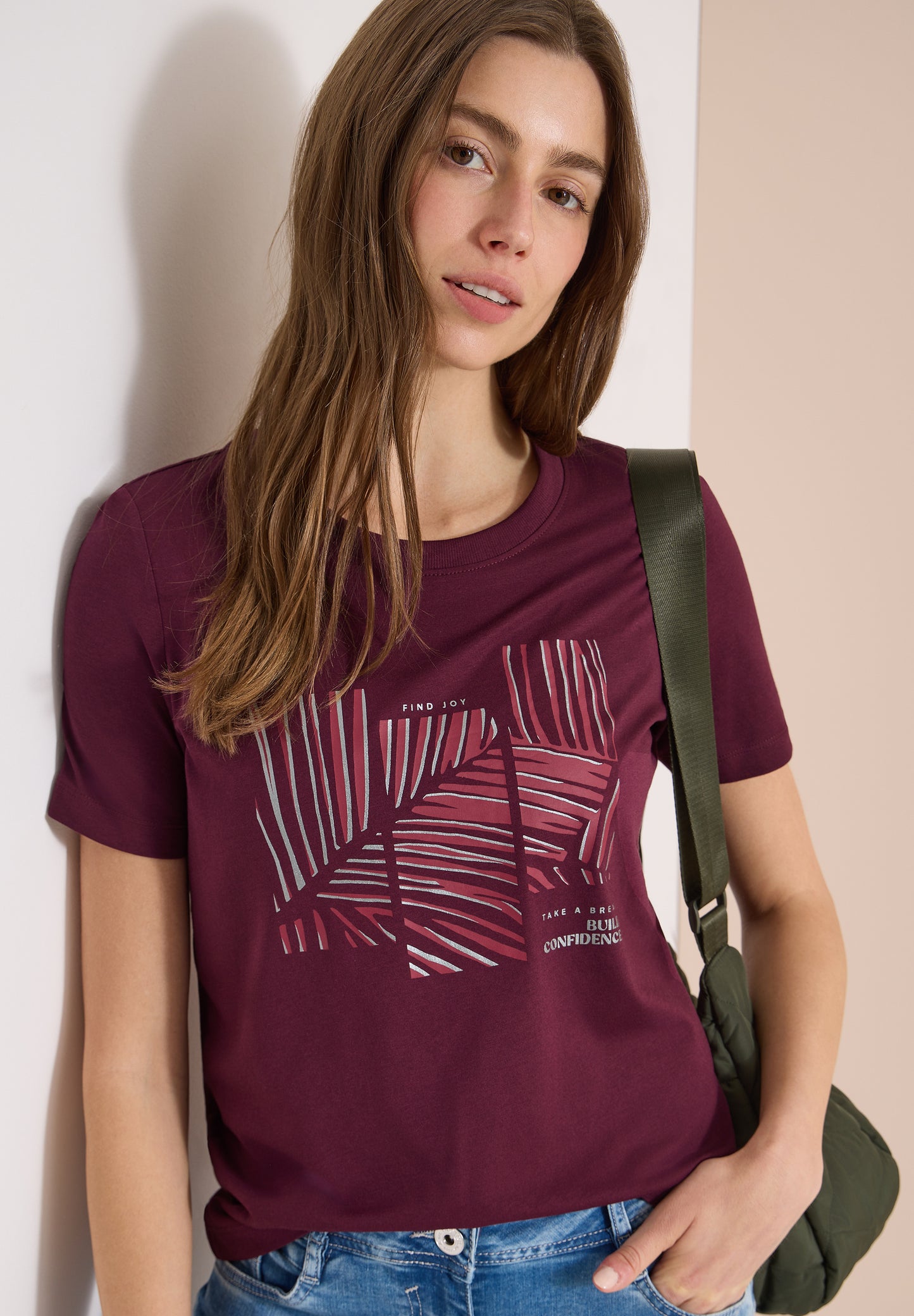 CECIL - T-Shirt mit Rundhals und Artwork - Farbe: sweet grape red