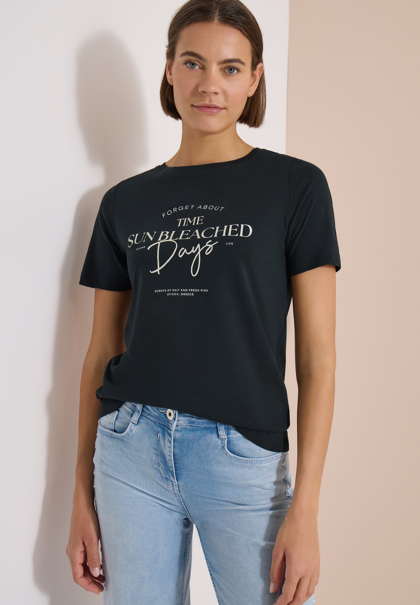 CECIL - T-Shirt mit Boat Neck und Wording Artwork - Farbe: palm breeze green