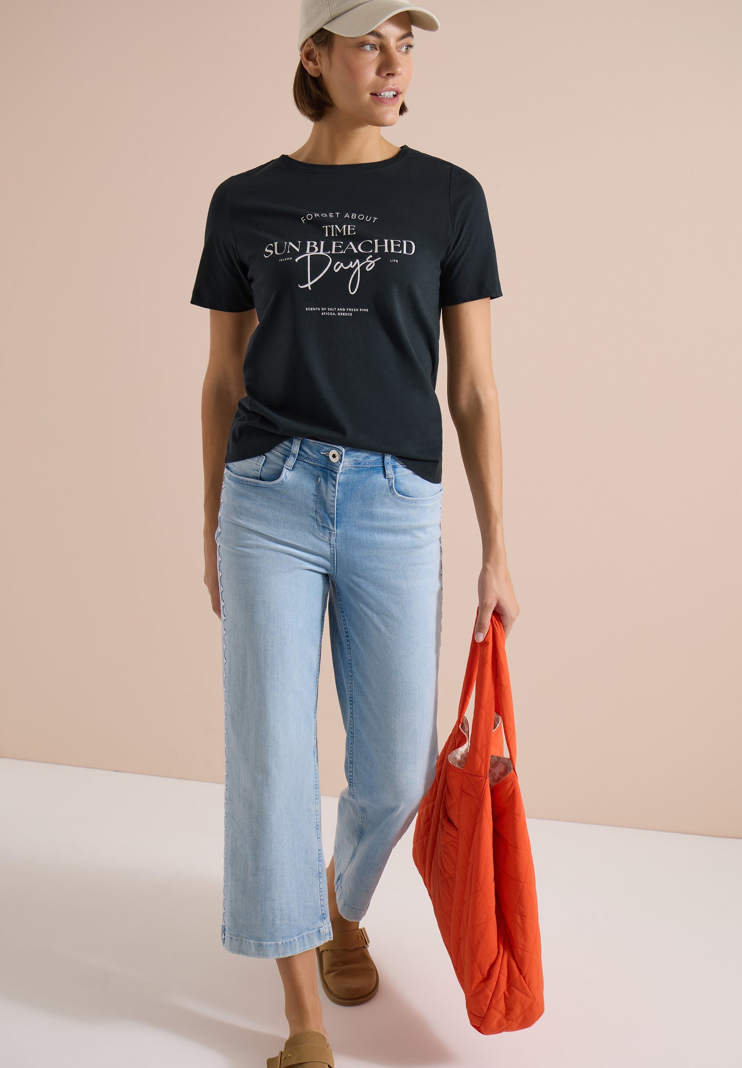 CECIL - T-Shirt mit Boat Neck und Wording Artwork - Farbe: palm breeze green