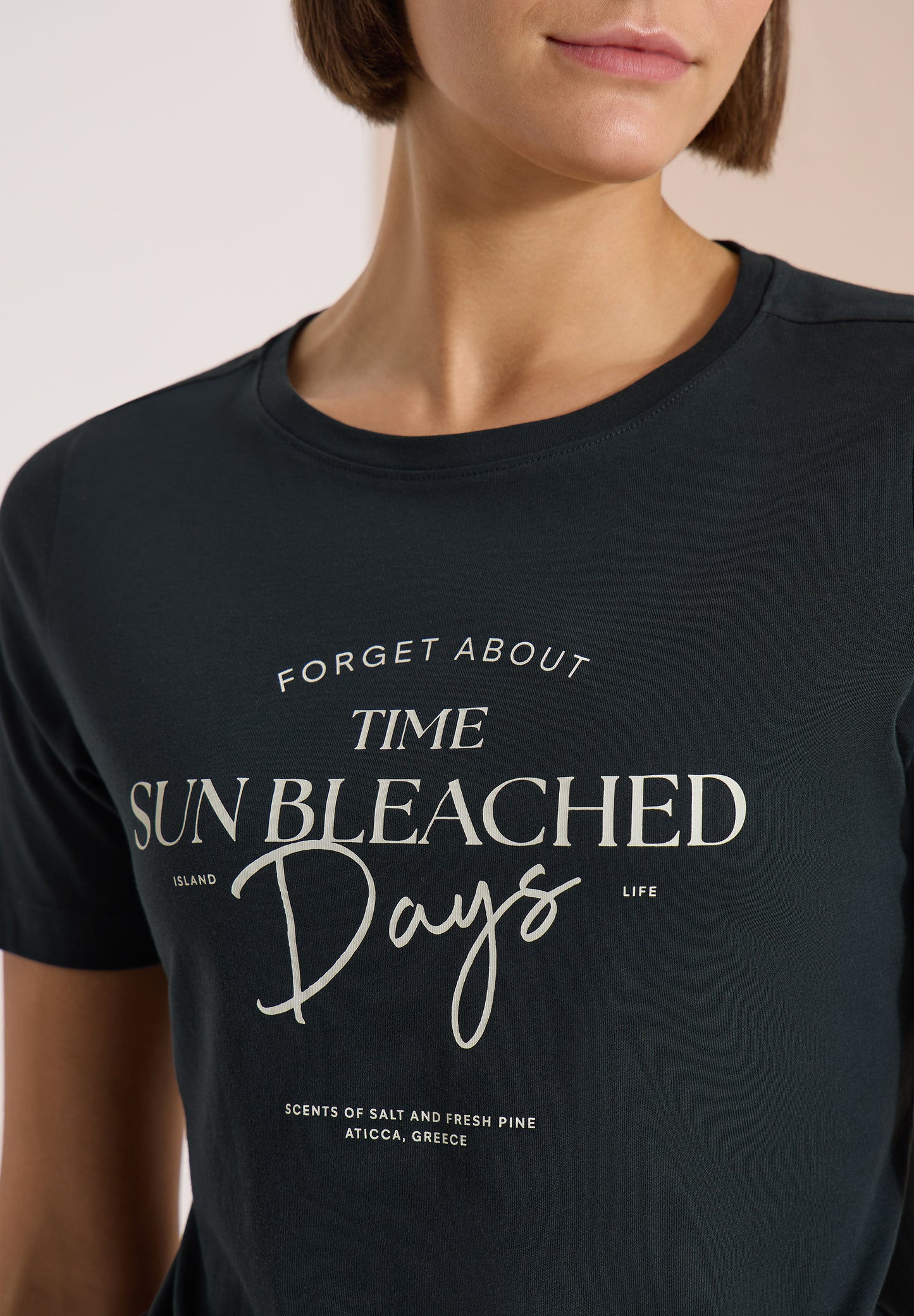 CECIL - T-Shirt mit Boat Neck und Wording Artwork - Farbe: palm breeze green