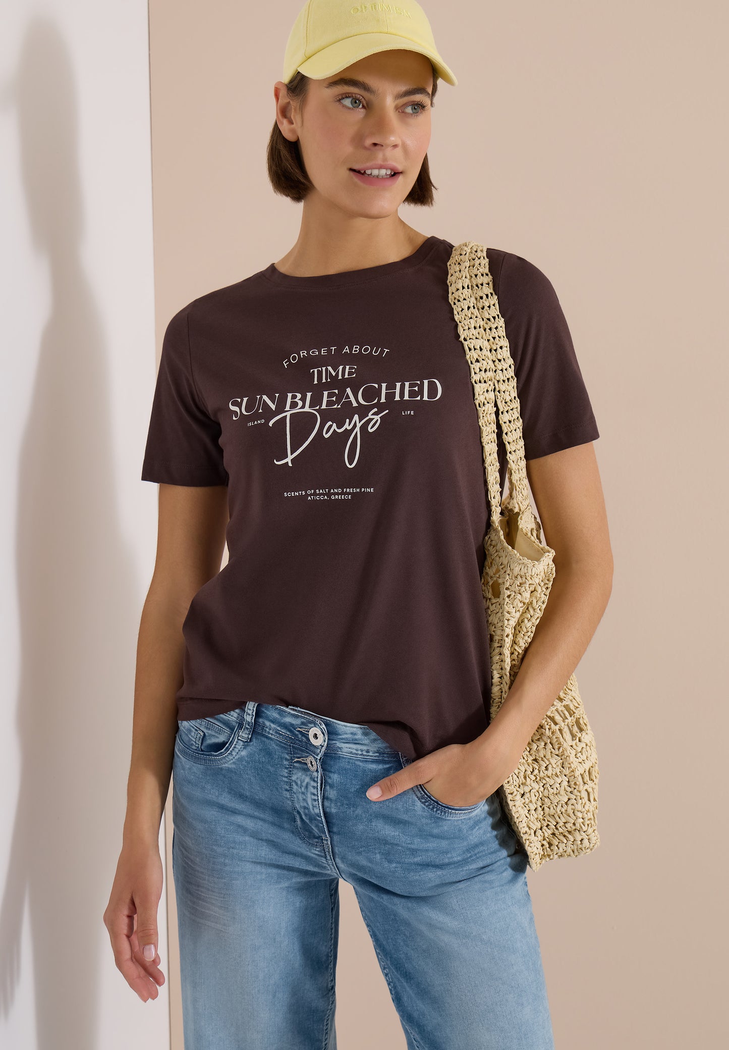 CECIL - T-Shirt mit Boat Neck und Wording Artwork - Farbe: brown cacao