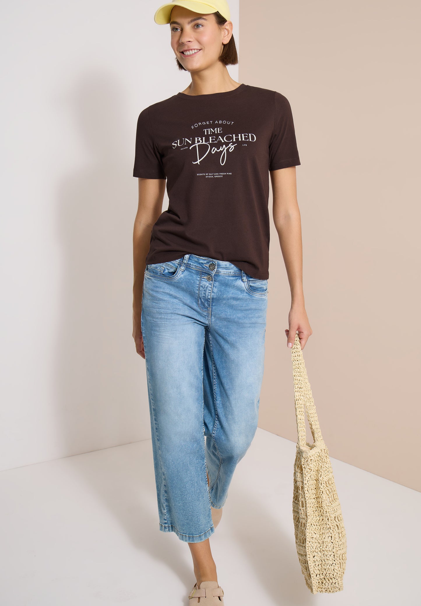 CECIL - T-Shirt mit Boat Neck und Wording Artwork - Farbe: brown cacao