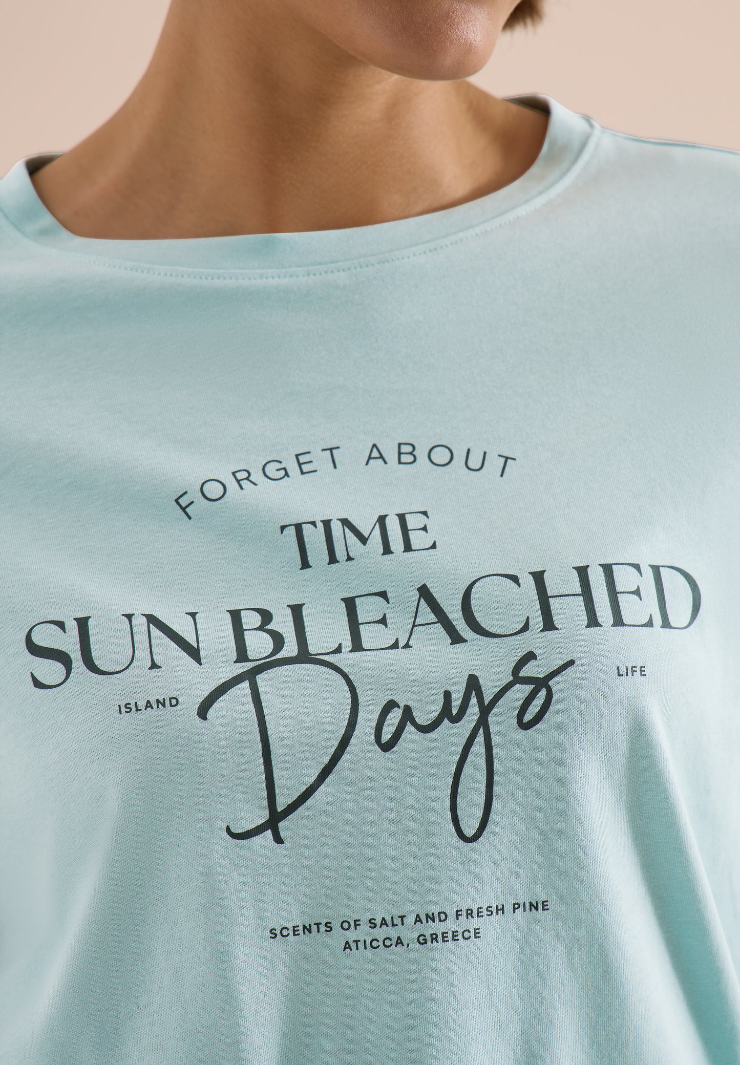 CECIL - T-Shirt mit Boat Neck und Wording Artwork - Farbe: crystal mint