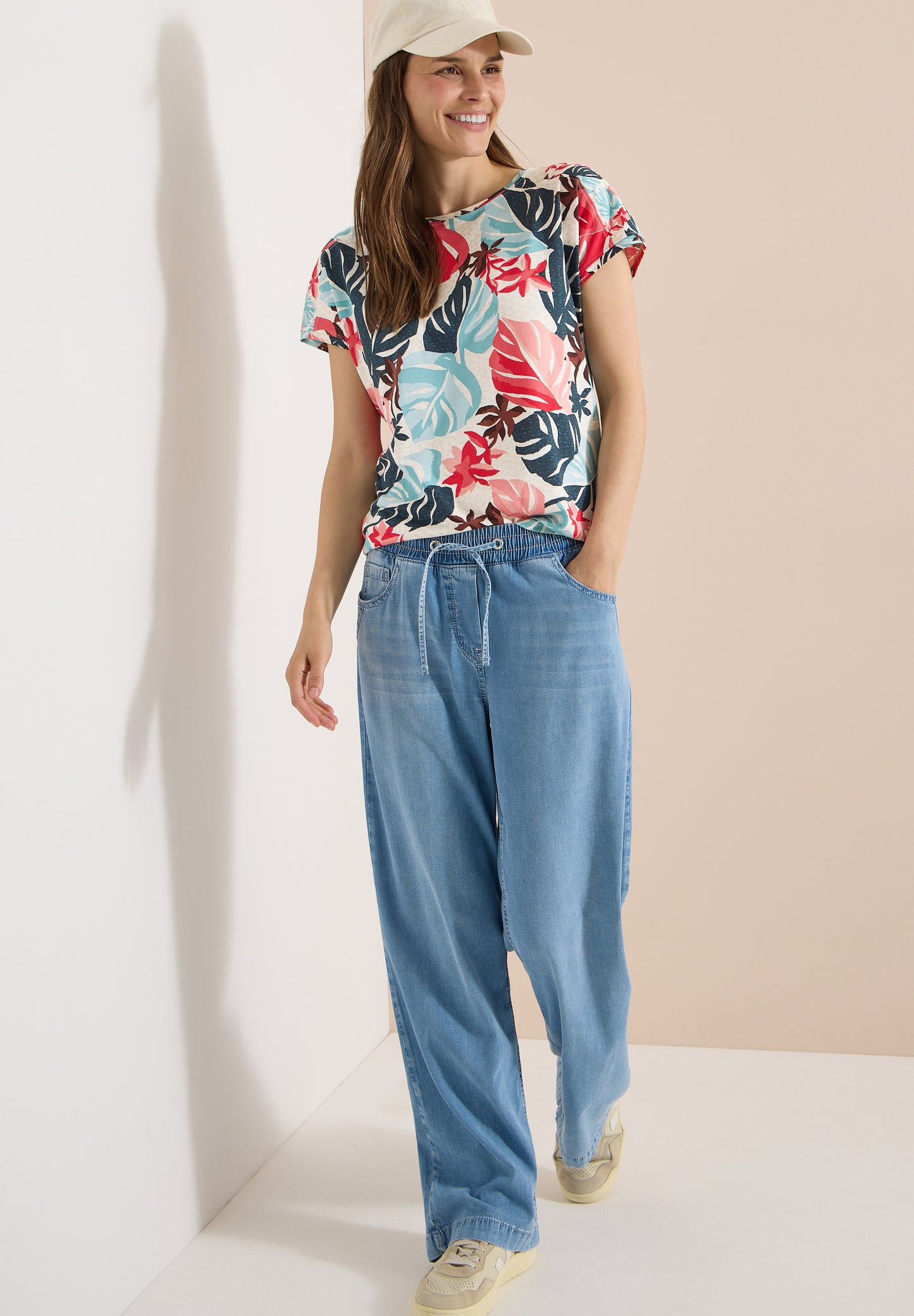 CECIL - T-Shirt mit U-Boot-Ausschnitt und Print - Farbe: light alabaster white
