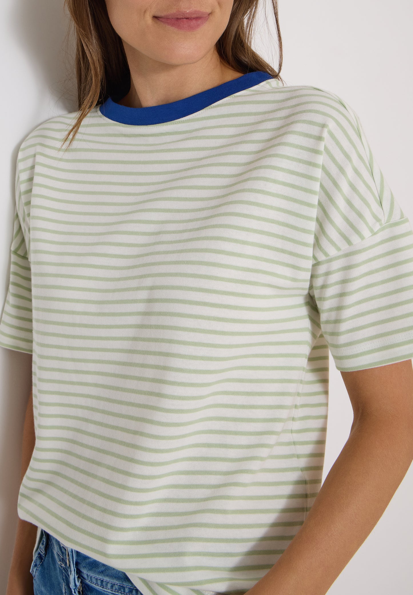 CECIL - T-Shirt mit Streifen und Kontrastdetail - Farbe: raw matcha lime