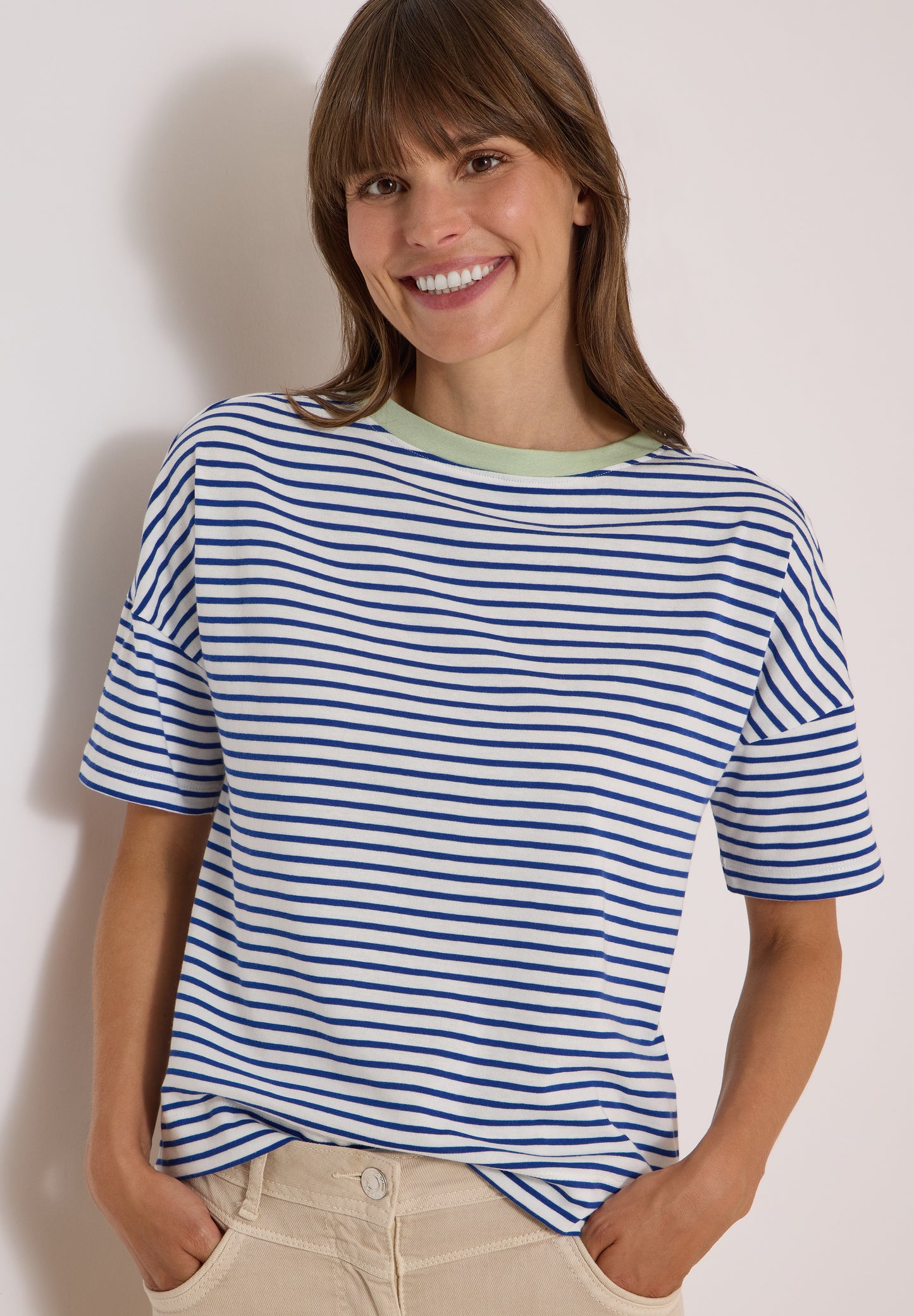 CECIL - T-Shirt mit Streifen und Kontrastdetail - Farbe: deep river blue