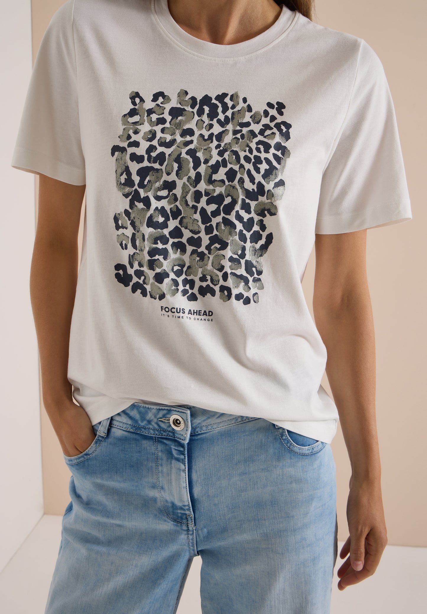 CECIL - T-Shirt mit Leo-Print und Foliendetails - Farbe: vanilla white