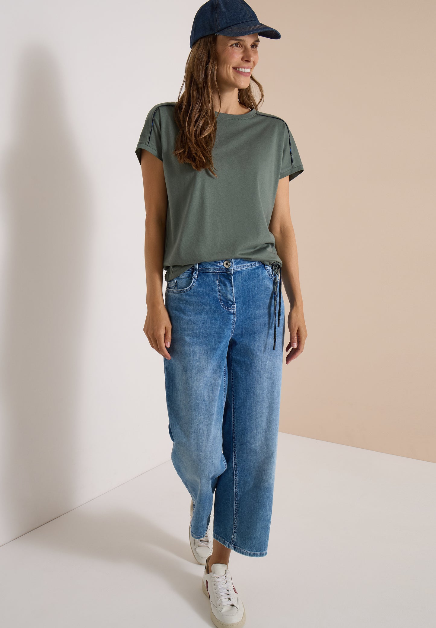 CECIL - T-Shirt mit Boat Neck und Leo-Piping - Farbe: dried olive green