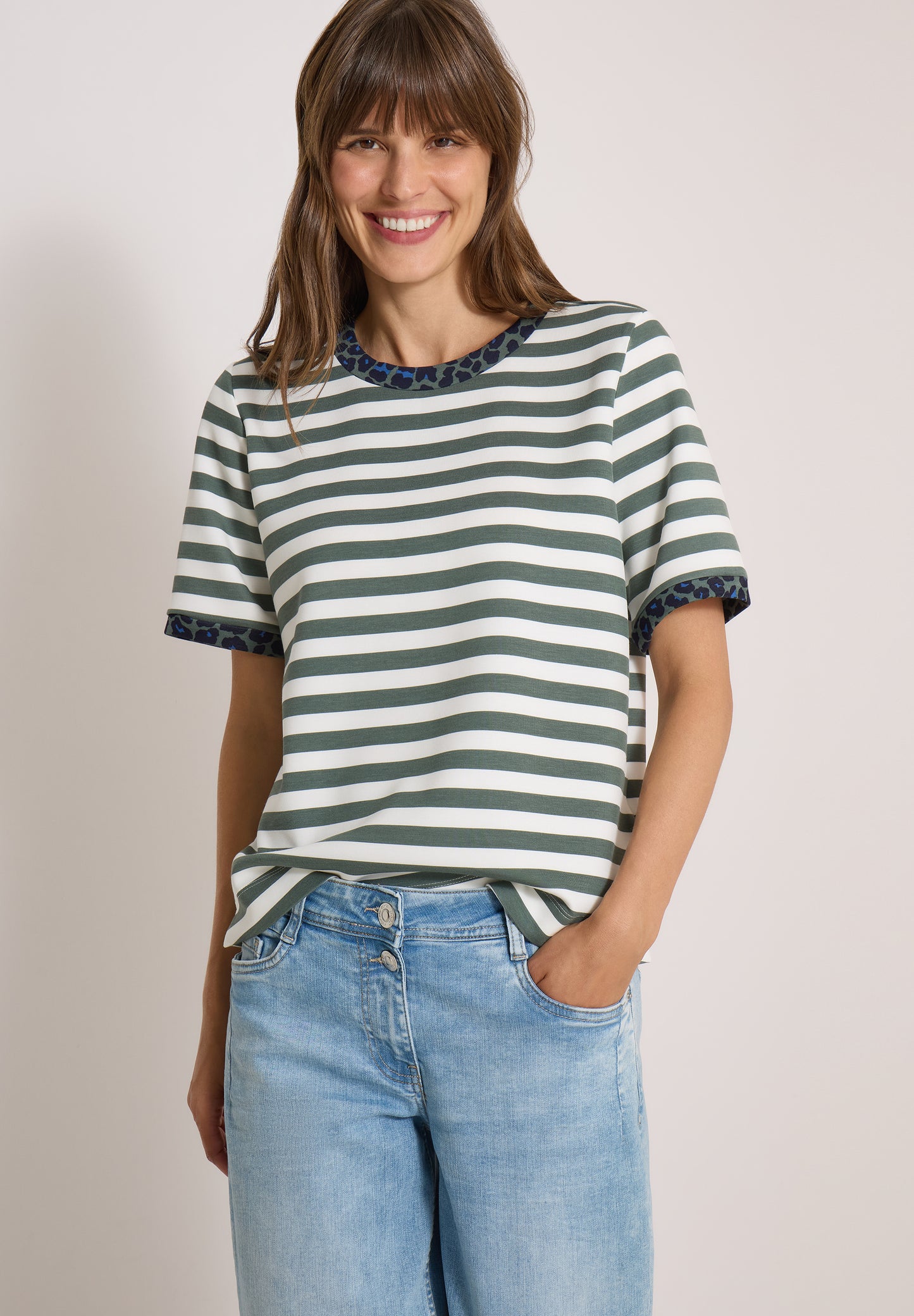 CECIL - T-Shirt mit Rundhals und Leo-Details - Farbe: dried olive green