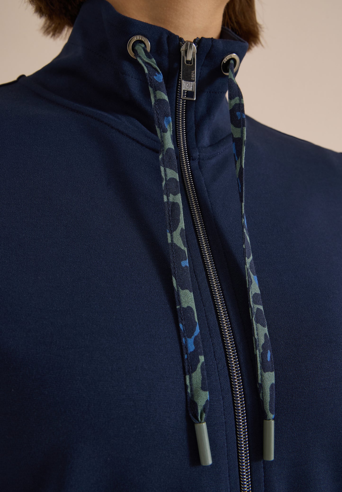 CECIL - Leichte Jacke mit Stehkragen und Zipper - Farbe: urban dark blue