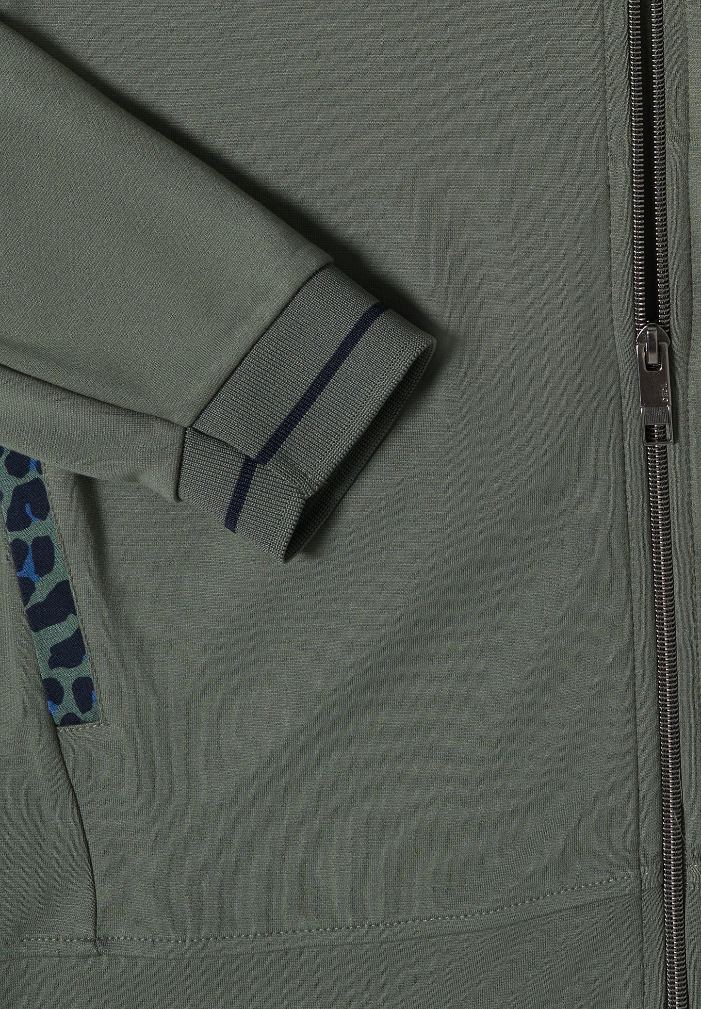 CECIL - Leichte Jacke mit Stehkragen und Zipper - Farbe: dried olive green