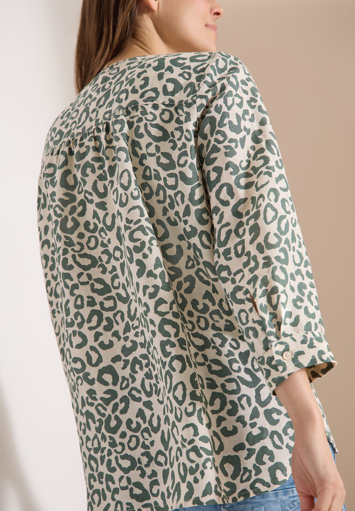 CECIL - Bluse mit Leo-Muster aus Leinenmix - Farbe: macadamia beige