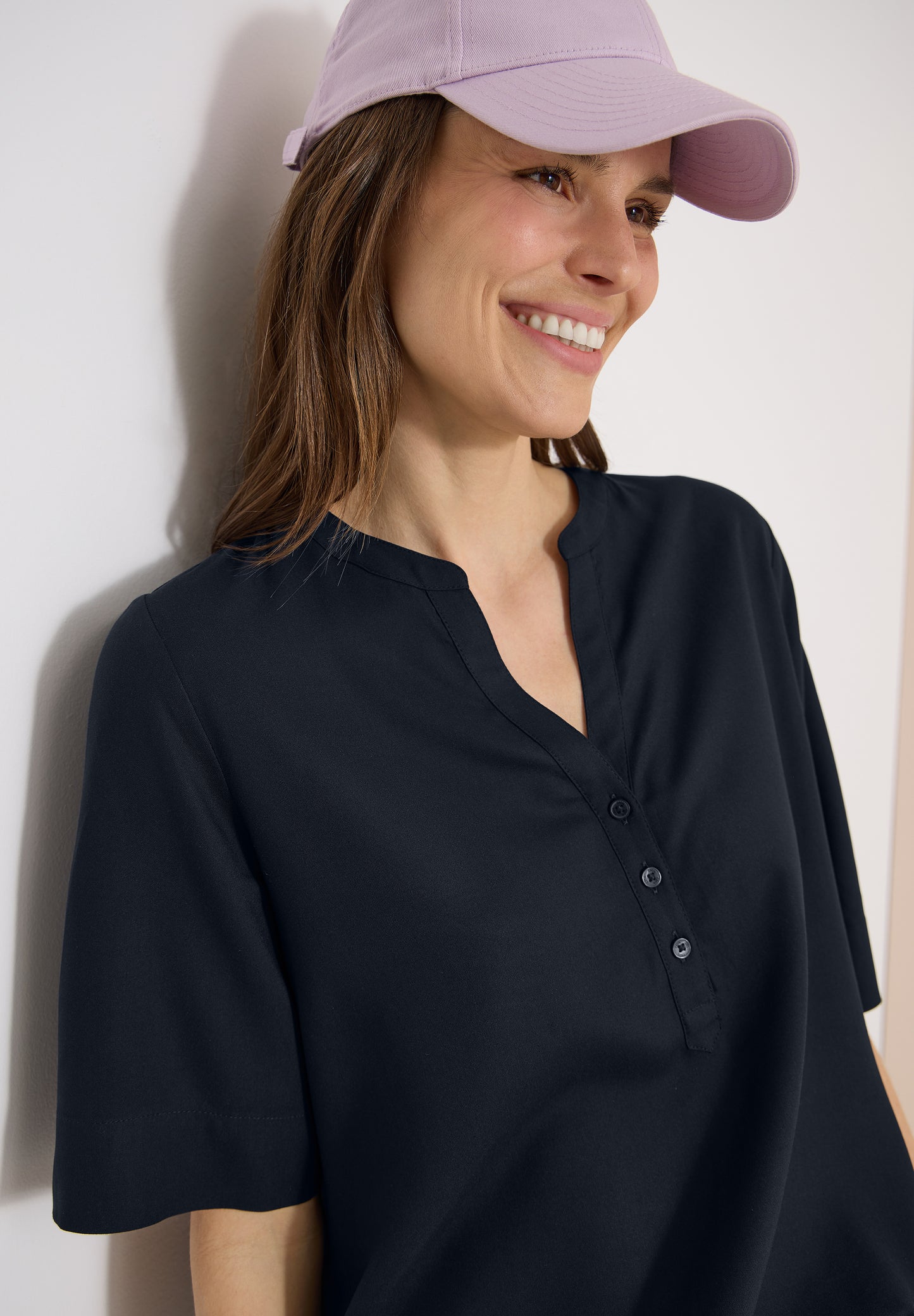 CECIL - Kurzarm Bluse mit Split Neck - Farbe: universal blue