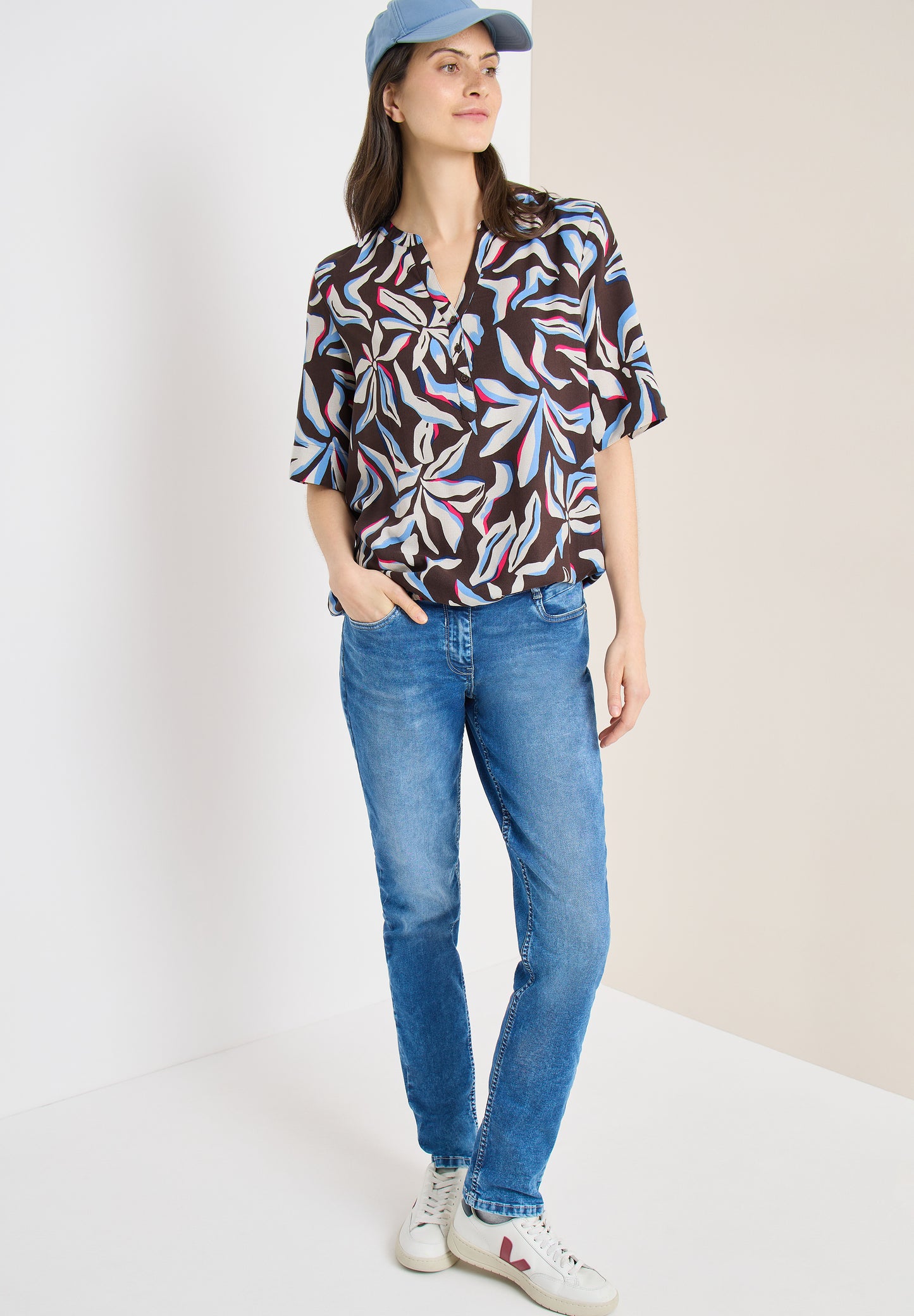 CECIL - Kurzarm Bluse mit floralem Muster - Farbe: macchiato brown