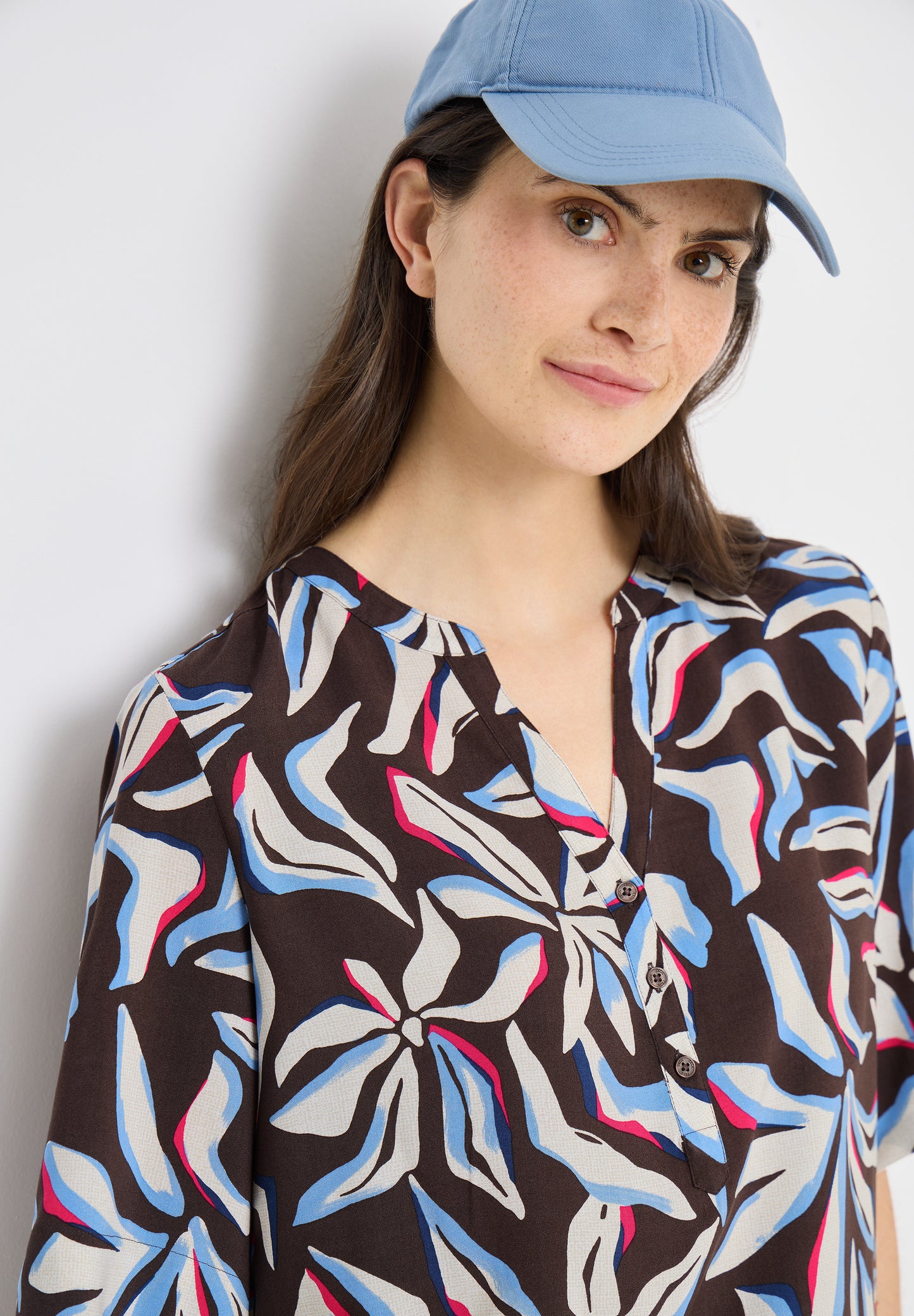 CECIL - Kurzarm Bluse mit floralem Muster - Farbe: macchiato brown