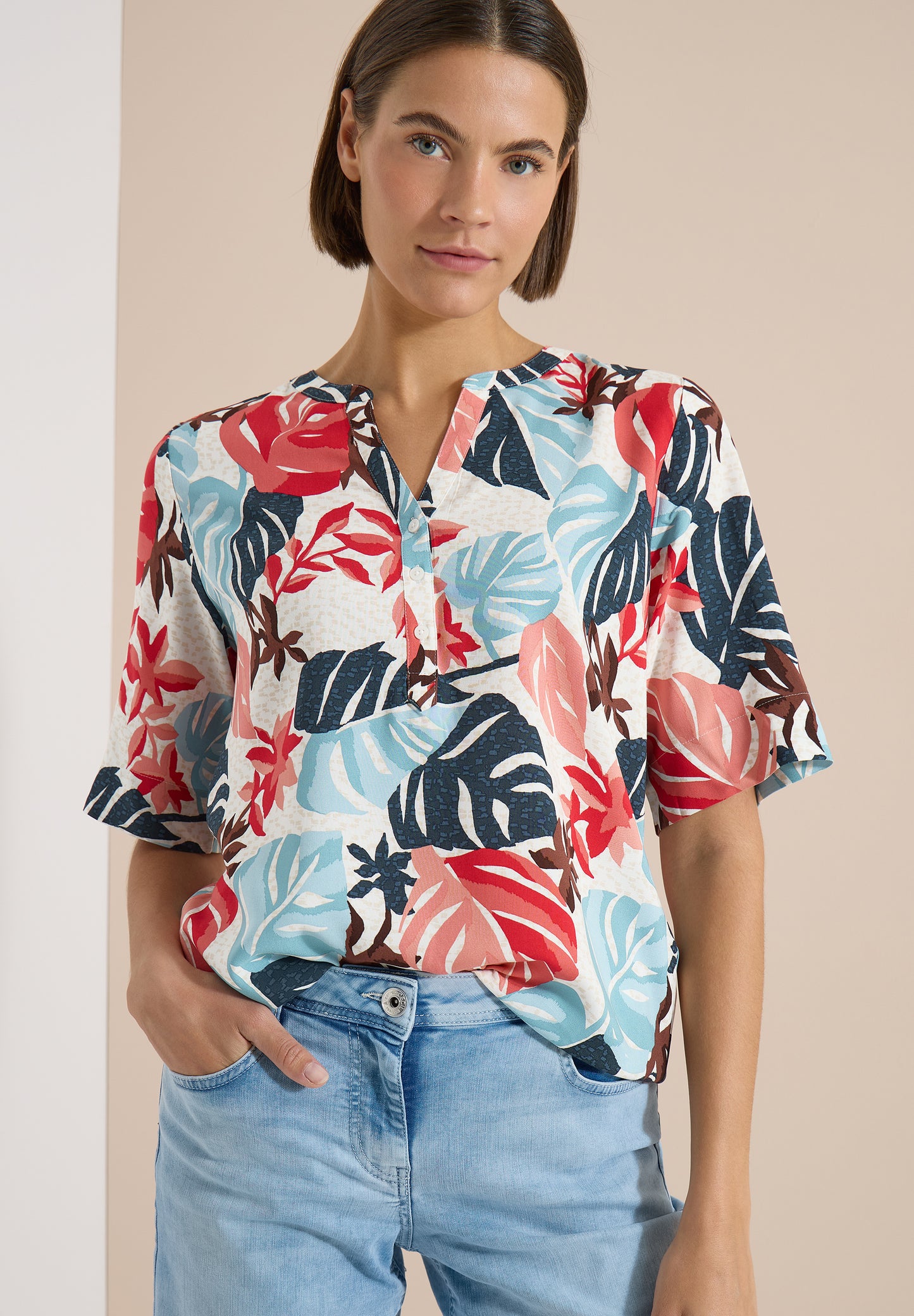CECIL - Kurzarm Bluse mit Split Neck - Farbe: light alabaster white
