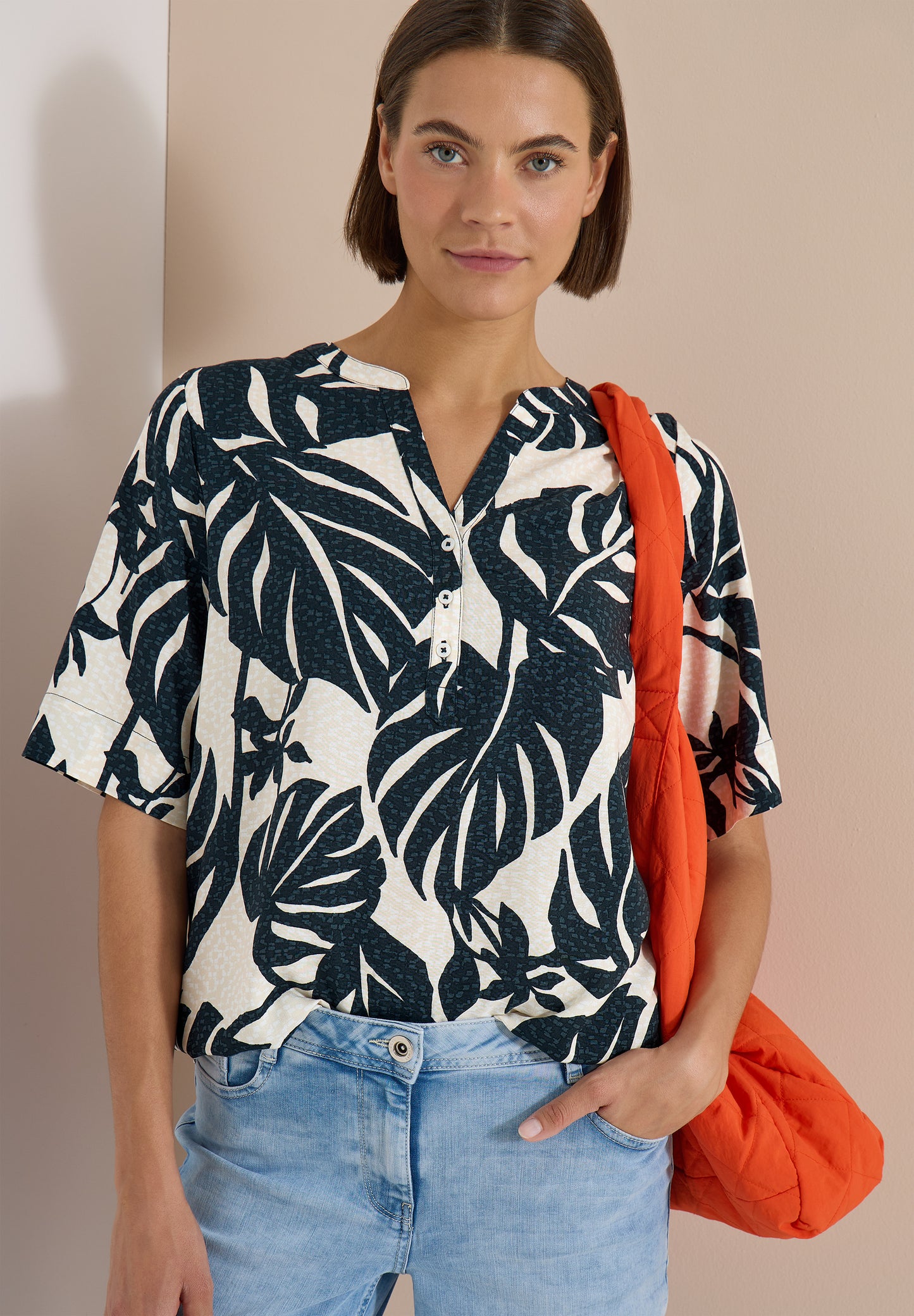 CECIL - Kurzarm Bluse mit Split Neck - Farbe: palm breeze green