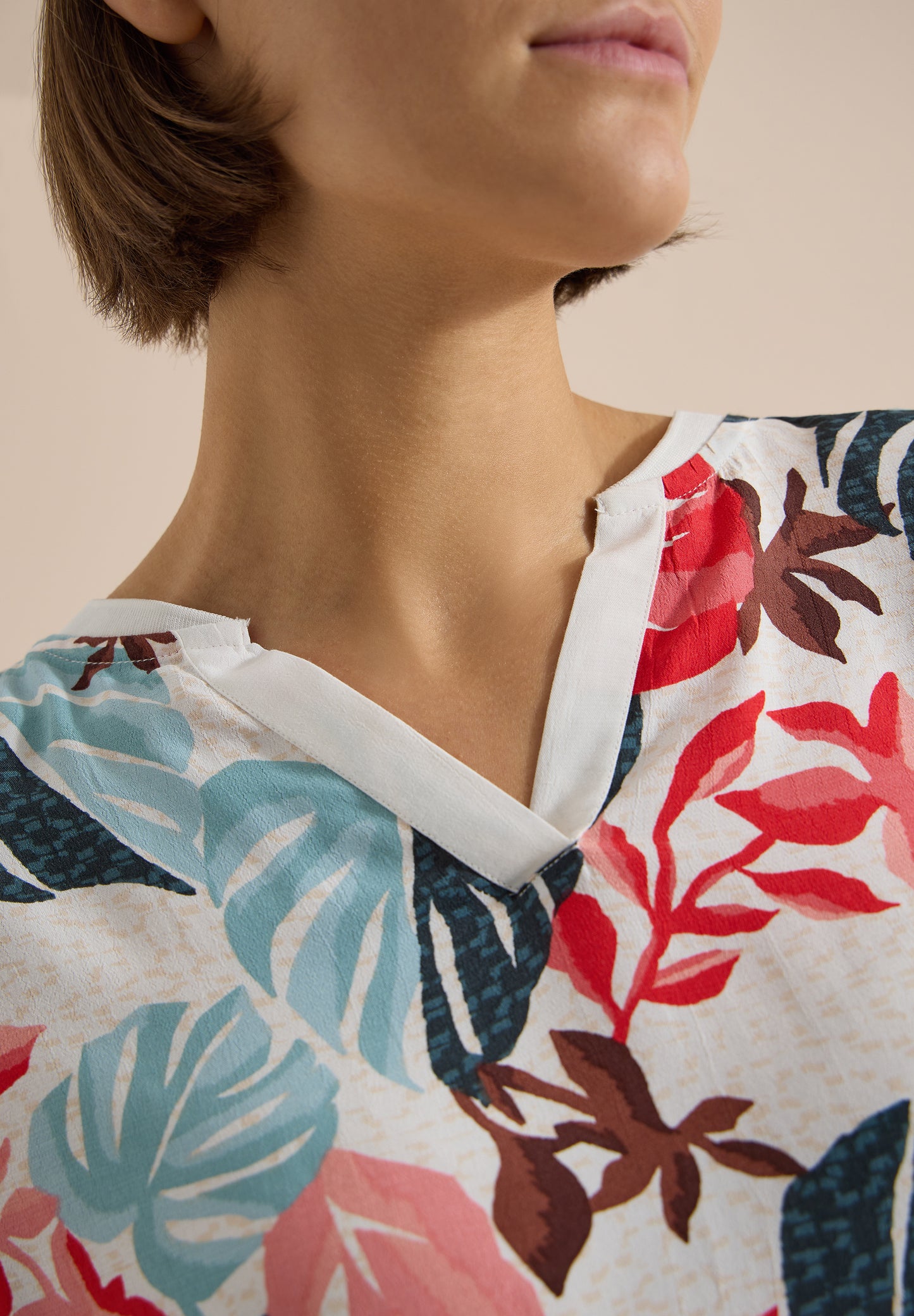 CECIL - Bluse mit Split Neck und Printmix - Farbe: light alabaster white