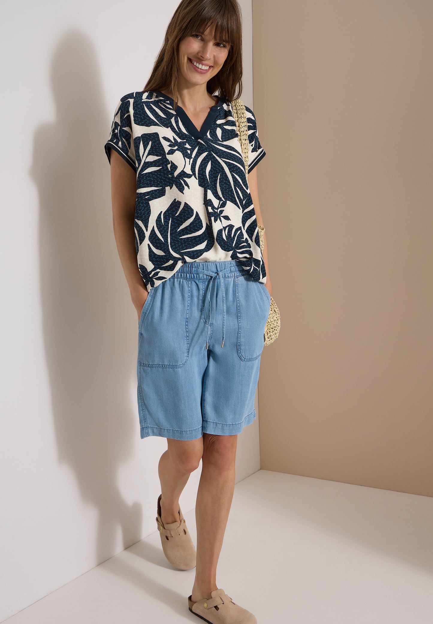 CECIL - Bluse mit Split Neck und Printmix - Farbe: palm breeze green