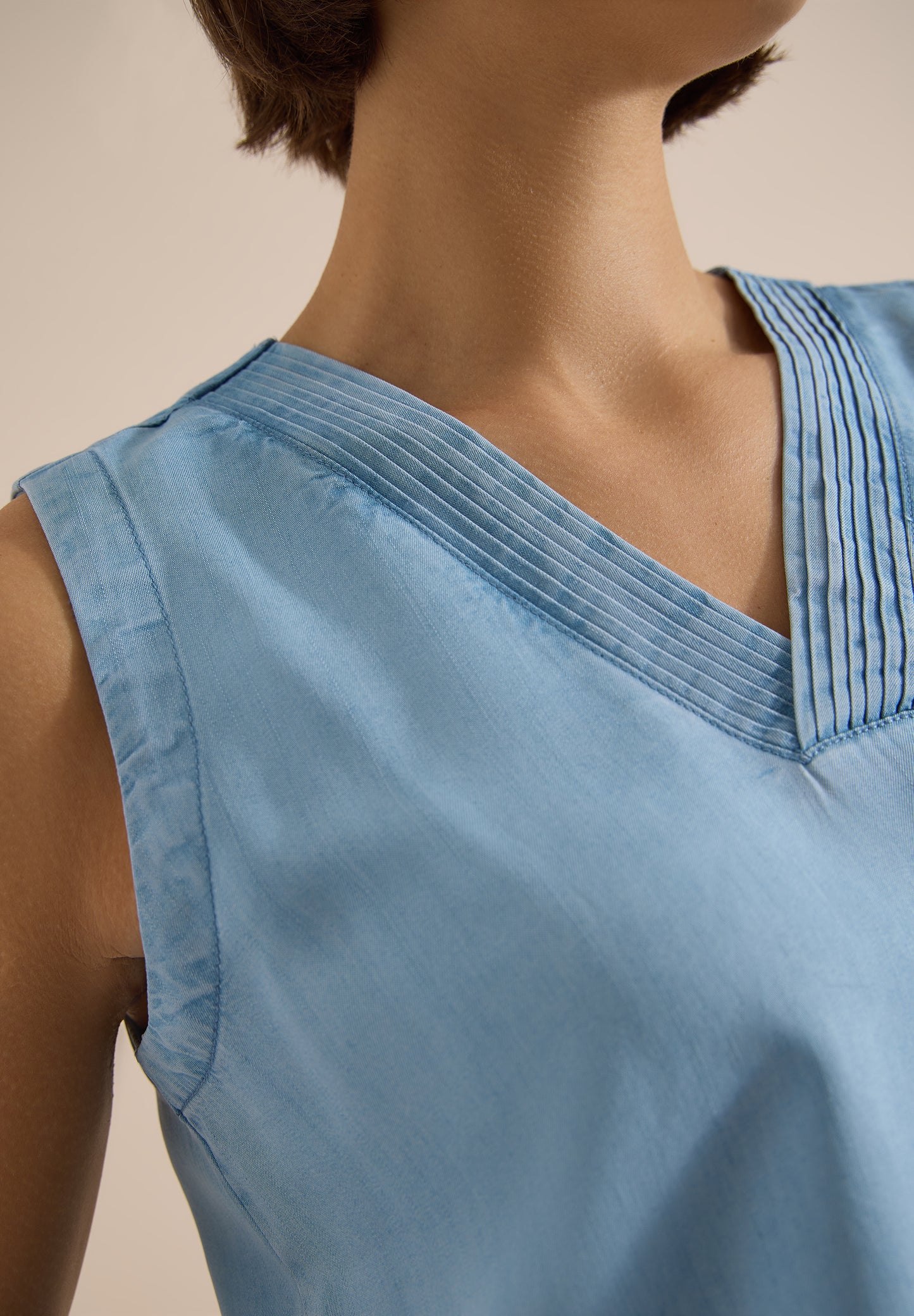 CECIL - Blusentop im Denim-Look mit V-Neck - Farbe: light blue used wash