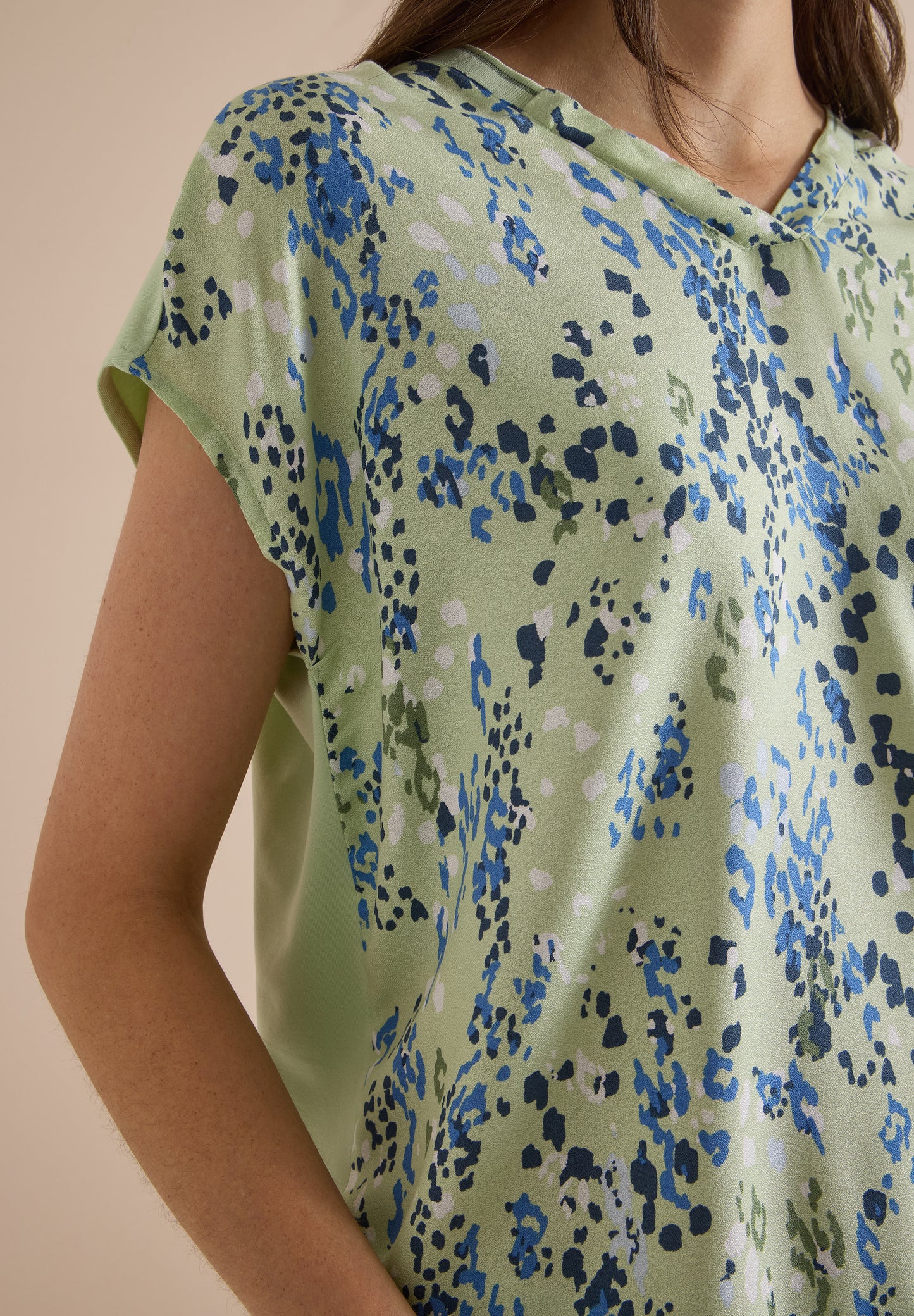 CECIL - Kurzarm Blusenshirt mit Strukturmix - Farbe: raw matcha lime