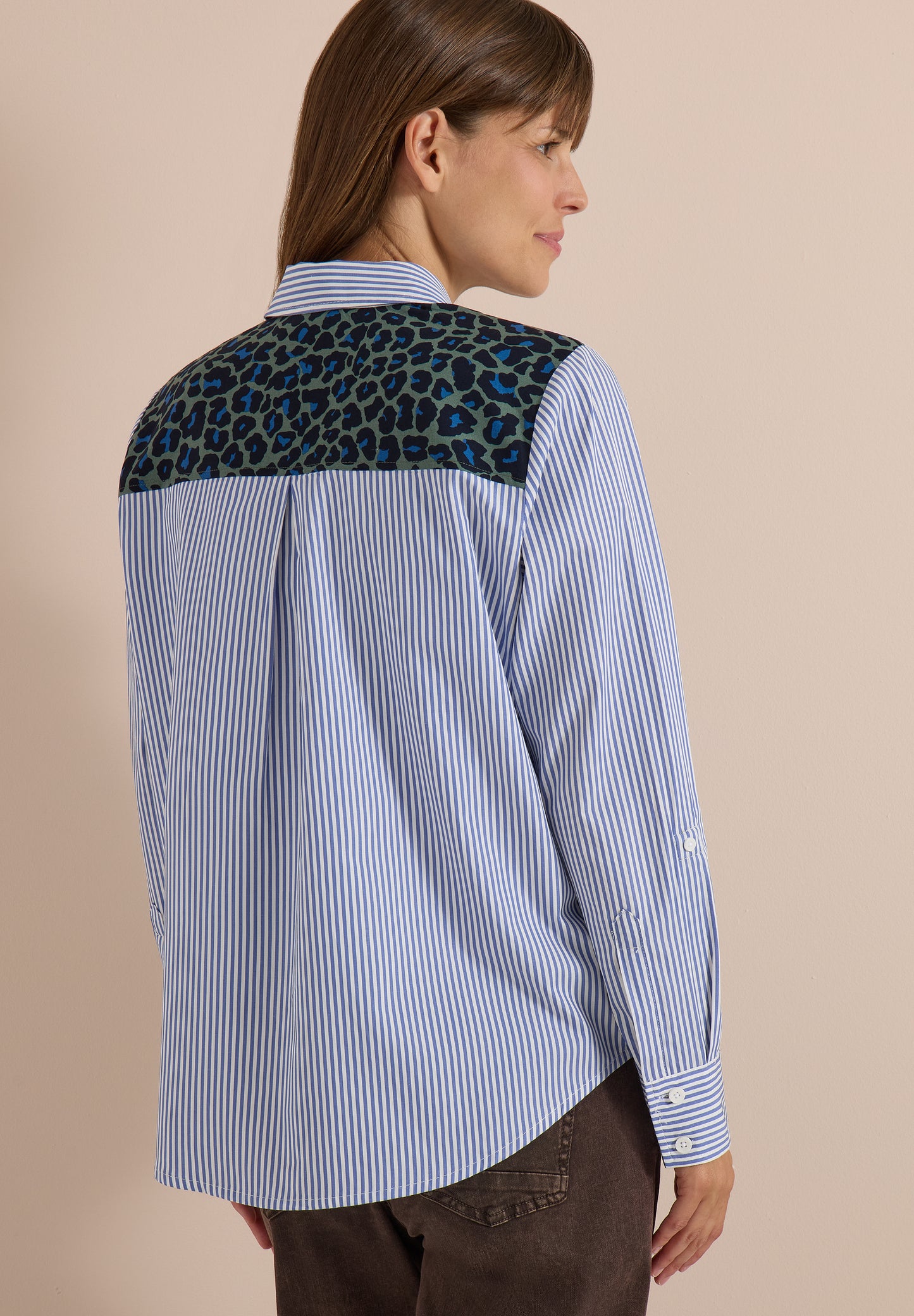 CECIL - Hemdbluse mit Streifen und Leo-Brusttasche - Farbe: blouse blue