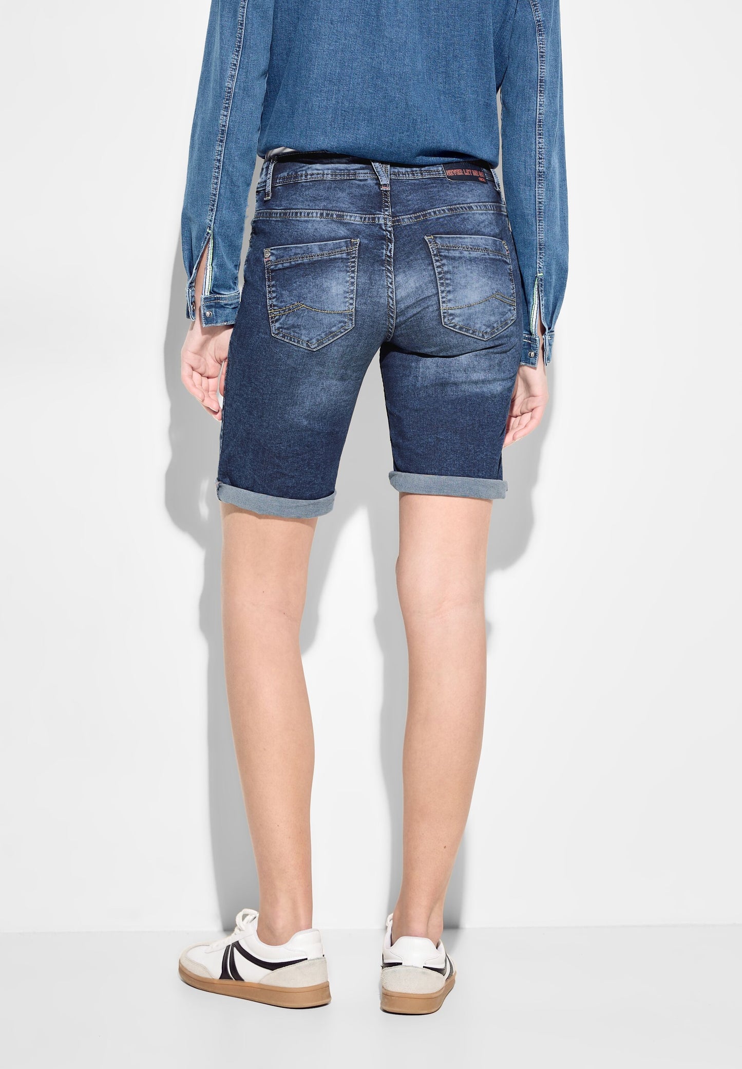 CECIL - Mittelblaue Jeans Shorts - Style Scarlett