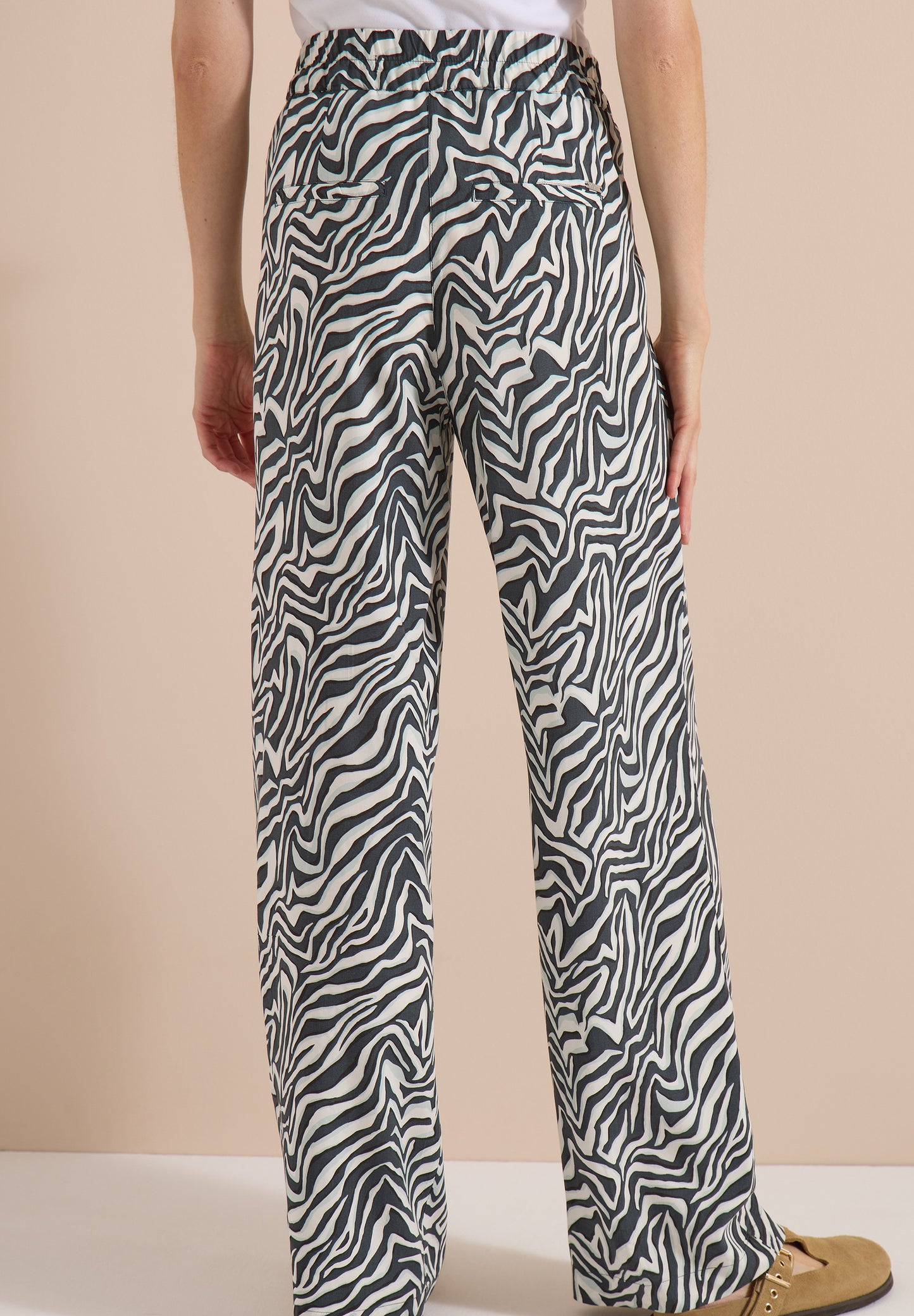 CECIL - Straight Leg Hose mit Zebraprint - Farbe: palm breeze green