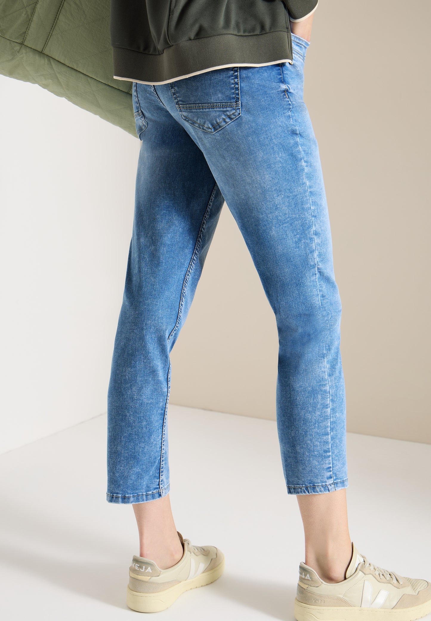 CECIL - Mid Waist Slim Leg Jeans im Casual Fit - Farbe: light blue washed