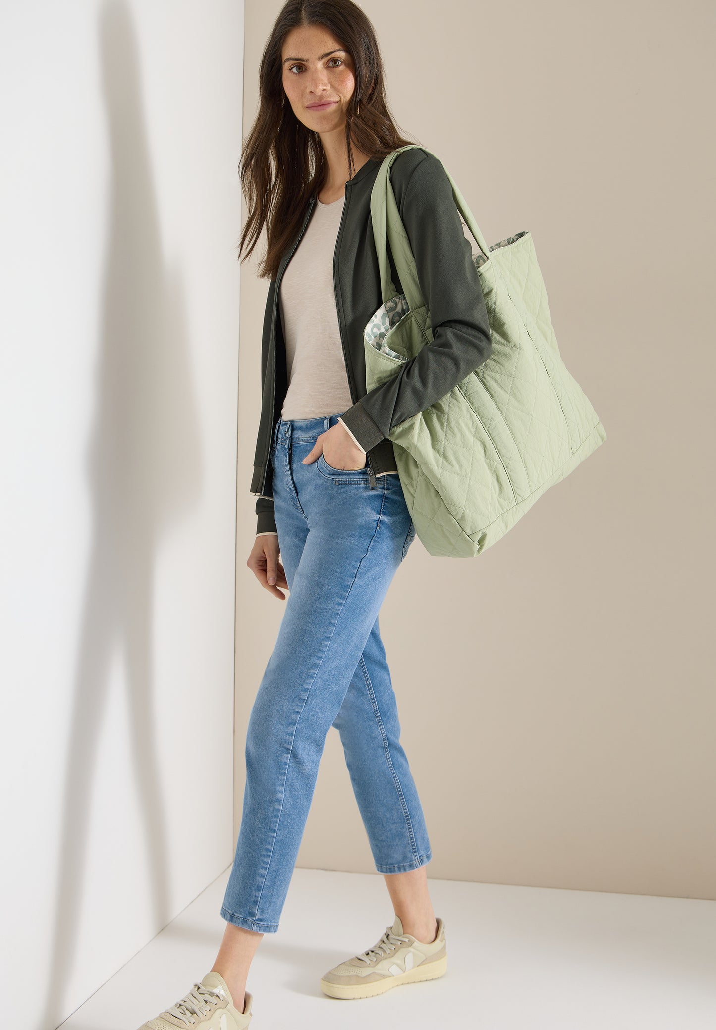 CECIL - Mid Waist Slim Leg Jeans im Casual Fit - Farbe: light blue washed