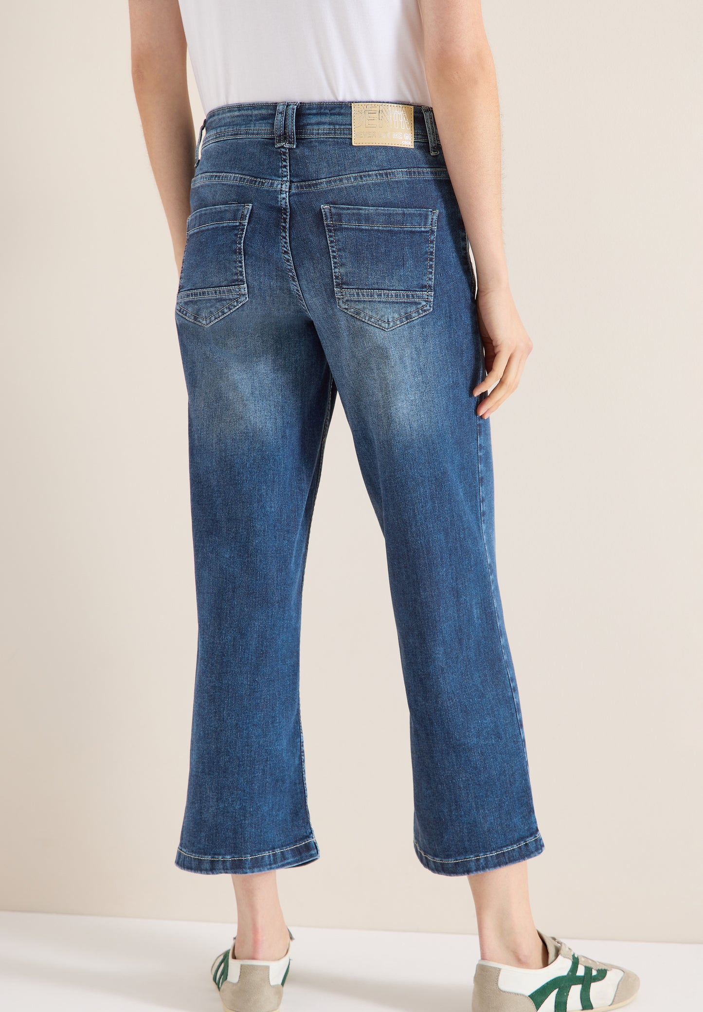 CECIL - High Waist Wide Leg Jeans im Loose Fit - Farbe: mid blue used wash