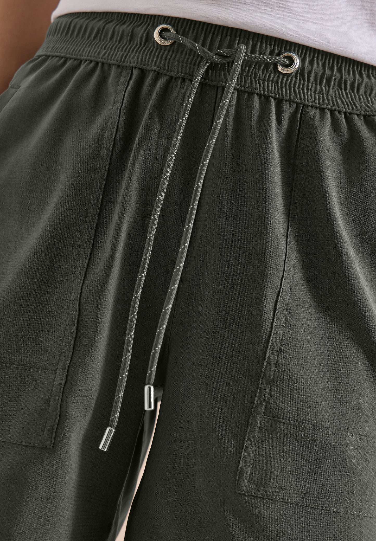 CECIL - Straight Leg Shorts im Loose Fit - Farbe: clear khaki