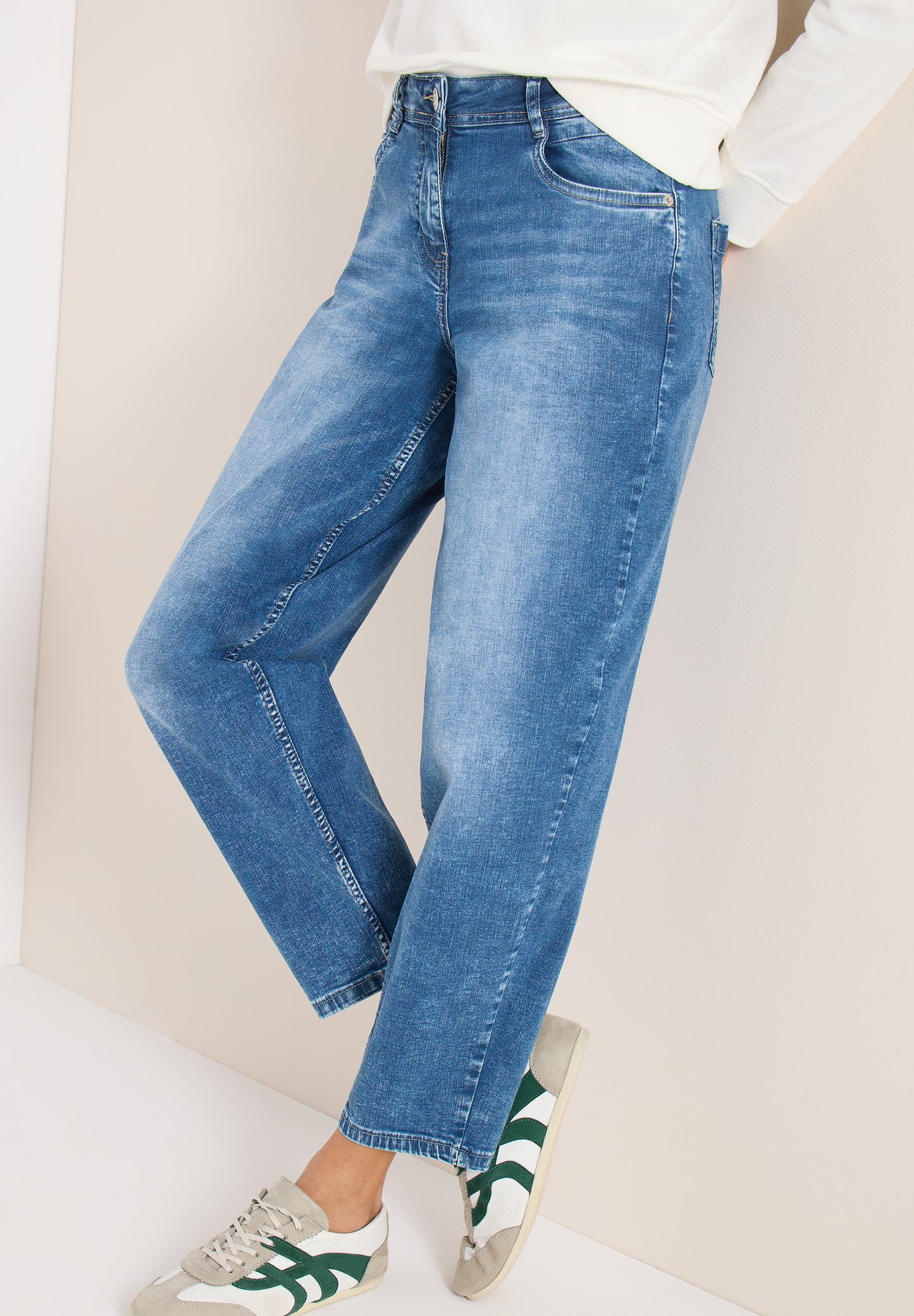 CECIL - High Waist Jeans SCARLETT im Loose Fit - Farbe: mid blue wash