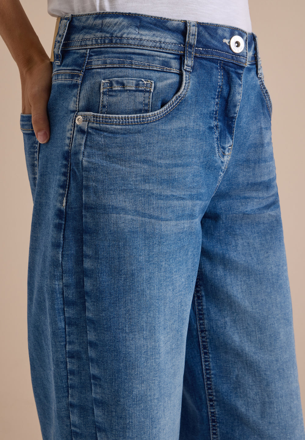 Helle CECIL Barrel Jeans Scarlett in Light Blue Used Wash